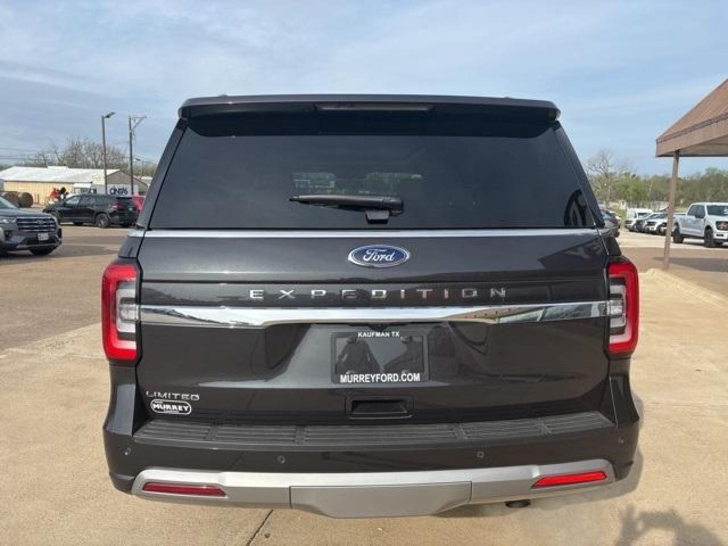 2024 Gray Metallic /Sandstone Ford Expedition Limited (1FMJU1K83RE) with an EcoBoost 3.5L V6 GTDi DOHC 24V Twin Turbocharged engine, Automatic transmission, located at 1105 E Mulberry, Kaufman, TX, 75142, (972) 962-2151, 32.589550, -96.300926 - Dark Matter Gray Metallic 2024 Ford Expedition 4D Sport Utility Limited RWD 10-Speed Automatic EcoBoost 3.5L V6 GTDi DOHC 24V Twin Turbocharged<br><br><br>Please call Paul Murrey Ford Inc. In Kaufman Texas A Family Dealership Since 1952 Serving the Dallas Fort Worth and East Texas areas for over 70 - Photo#4