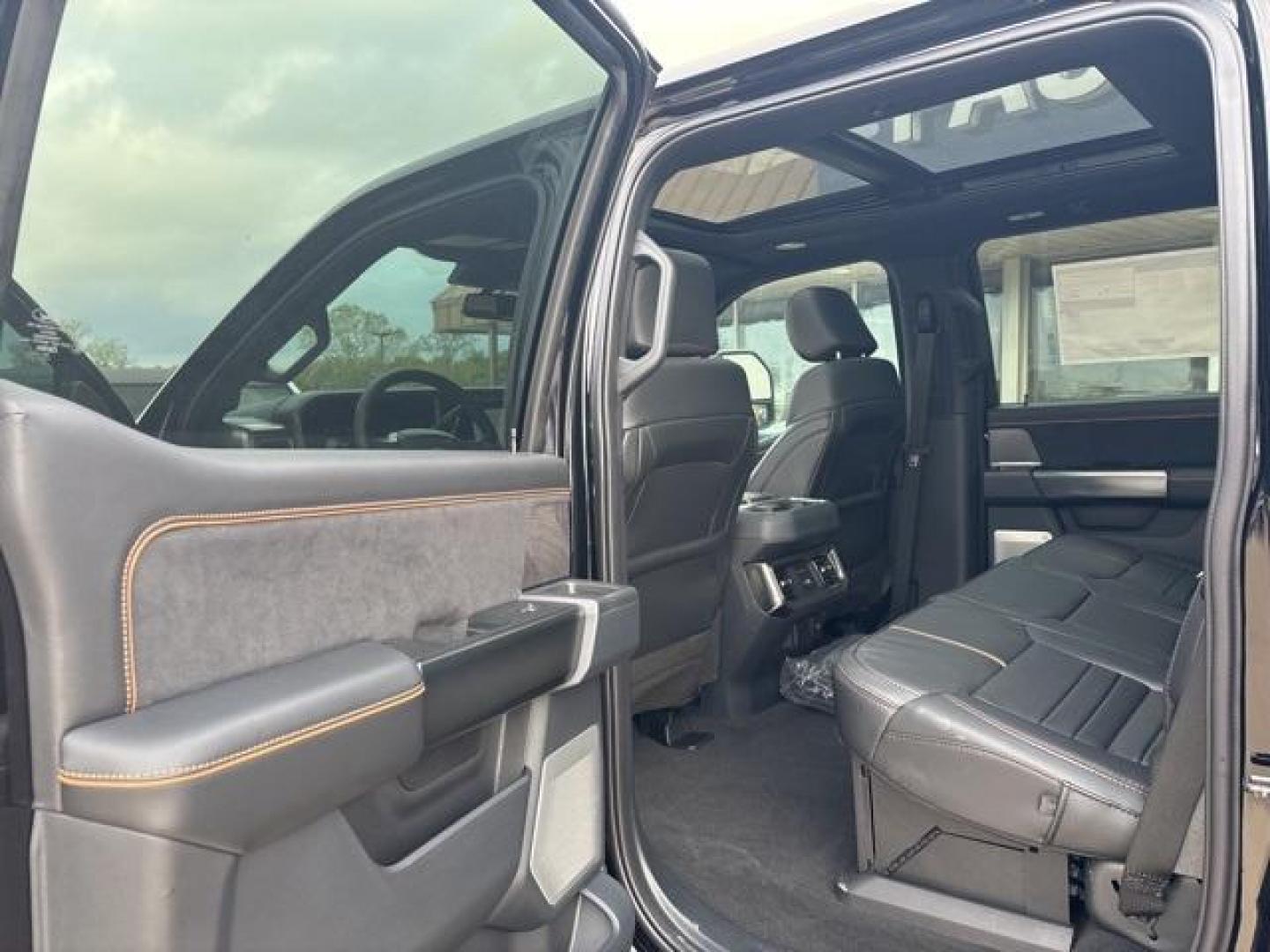 2024 Black Metallic /Black Onyx Ford F-250SD Platinum (1FT8W2BM5RE) with an 6.7L High Output Power Stroke V8 Diesel engine, Automatic transmission, located at 1105 E Mulberry, Kaufman, TX, 75142, (972) 962-2151, 32.589550, -96.300926 - Agate Black Metallic 2024 Ford F-250SD 4D Crew Cab Platinum 4WD 10-Speed Automatic 6.7L High Output Power Stroke V8 Diesel 4WD.<br><br><br>Please call Paul Murrey Ford Inc. In Kaufman Texas A Family Dealership Since 1952 Serving the Dallas Fort Worth and East Texas areas for over 70 years. Please ca - Photo#14