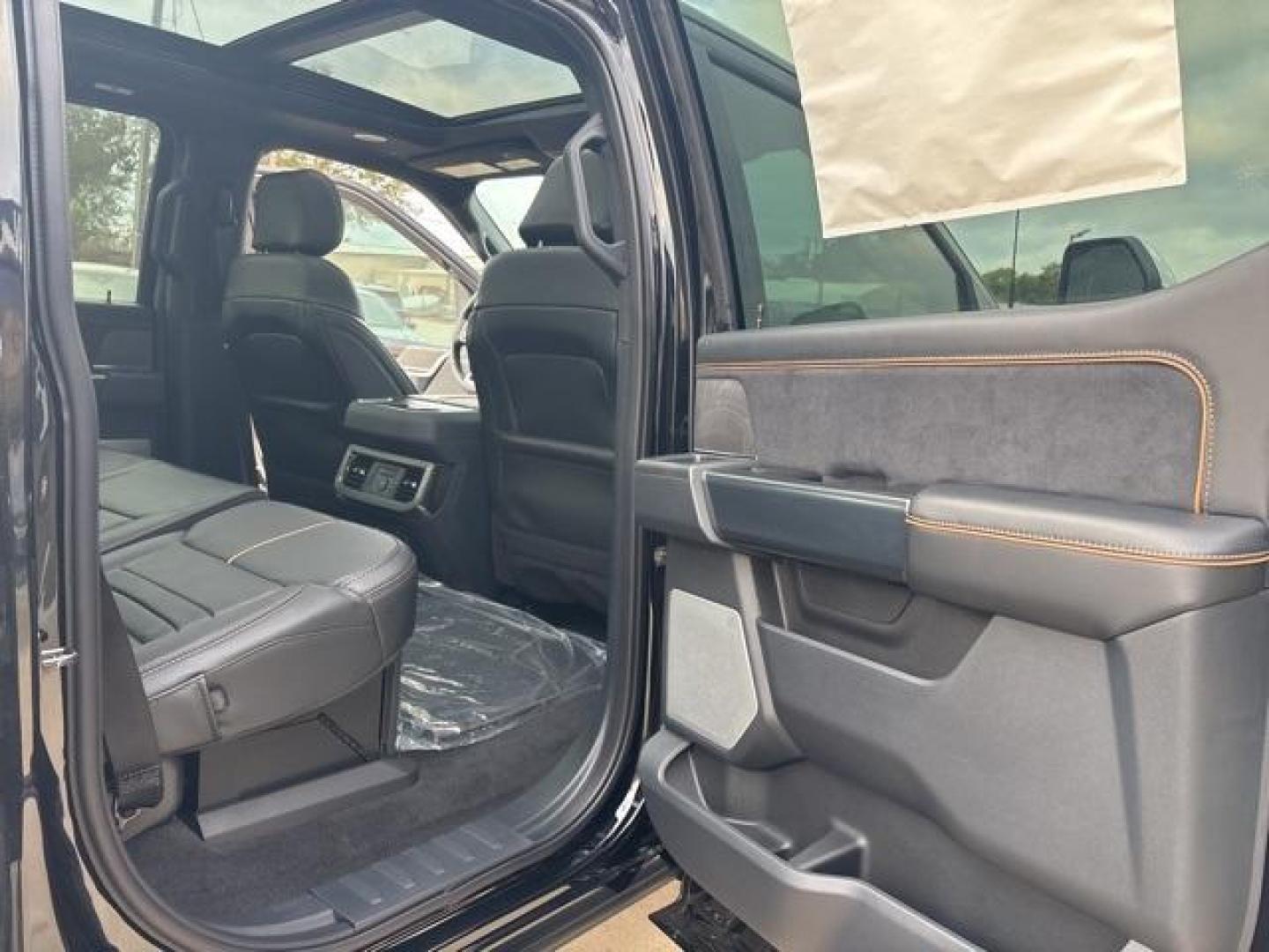 2024 Black Metallic /Black Onyx Ford F-250SD Platinum (1FT8W2BM5RE) with an 6.7L High Output Power Stroke V8 Diesel engine, Automatic transmission, located at 1105 E Mulberry, Kaufman, TX, 75142, (972) 962-2151, 32.589550, -96.300926 - Agate Black Metallic 2024 Ford F-250SD 4D Crew Cab Platinum 4WD 10-Speed Automatic 6.7L High Output Power Stroke V8 Diesel 4WD.<br><br><br>Please call Paul Murrey Ford Inc. In Kaufman Texas A Family Dealership Since 1952 Serving the Dallas Fort Worth and East Texas areas for over 70 years. Please ca - Photo#20