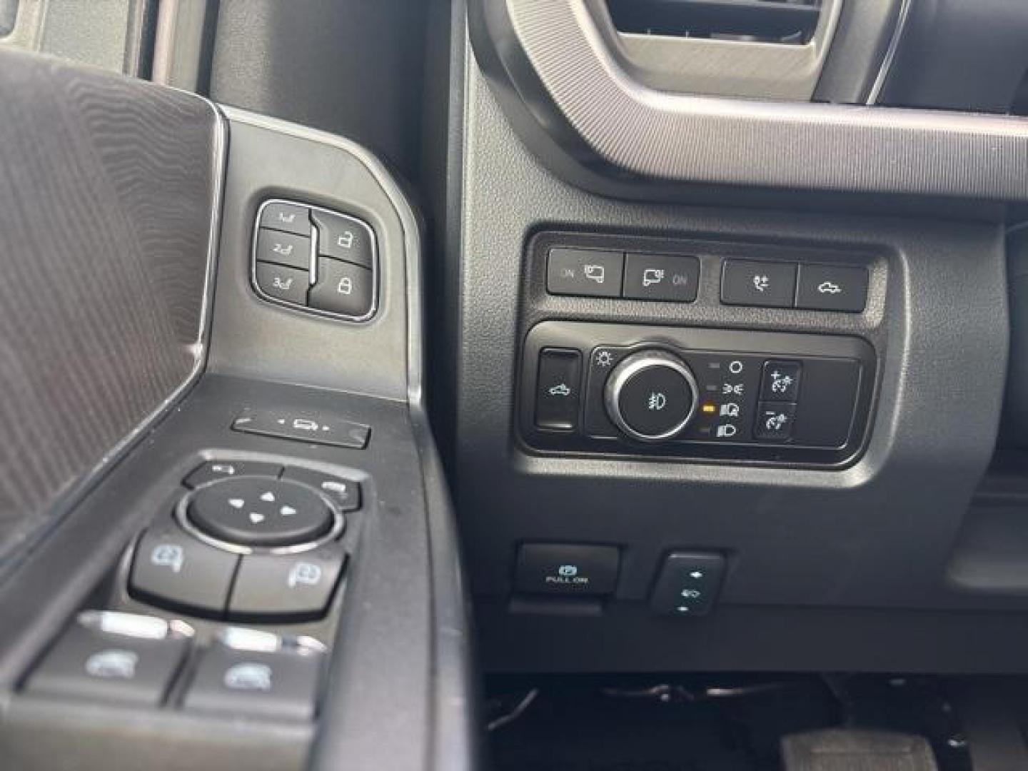 2024 Black Metallic /Black Onyx Ford F-250SD Platinum (1FT8W2BM5RE) with an 6.7L High Output Power Stroke V8 Diesel engine, Automatic transmission, located at 1105 E Mulberry, Kaufman, TX, 75142, (972) 962-2151, 32.589550, -96.300926 - Agate Black Metallic 2024 Ford F-250SD 4D Crew Cab Platinum 4WD 10-Speed Automatic 6.7L High Output Power Stroke V8 Diesel 4WD.<br><br><br>Please call Paul Murrey Ford Inc. In Kaufman Texas A Family Dealership Since 1952 Serving the Dallas Fort Worth and East Texas areas for over 70 years. Please ca - Photo#23