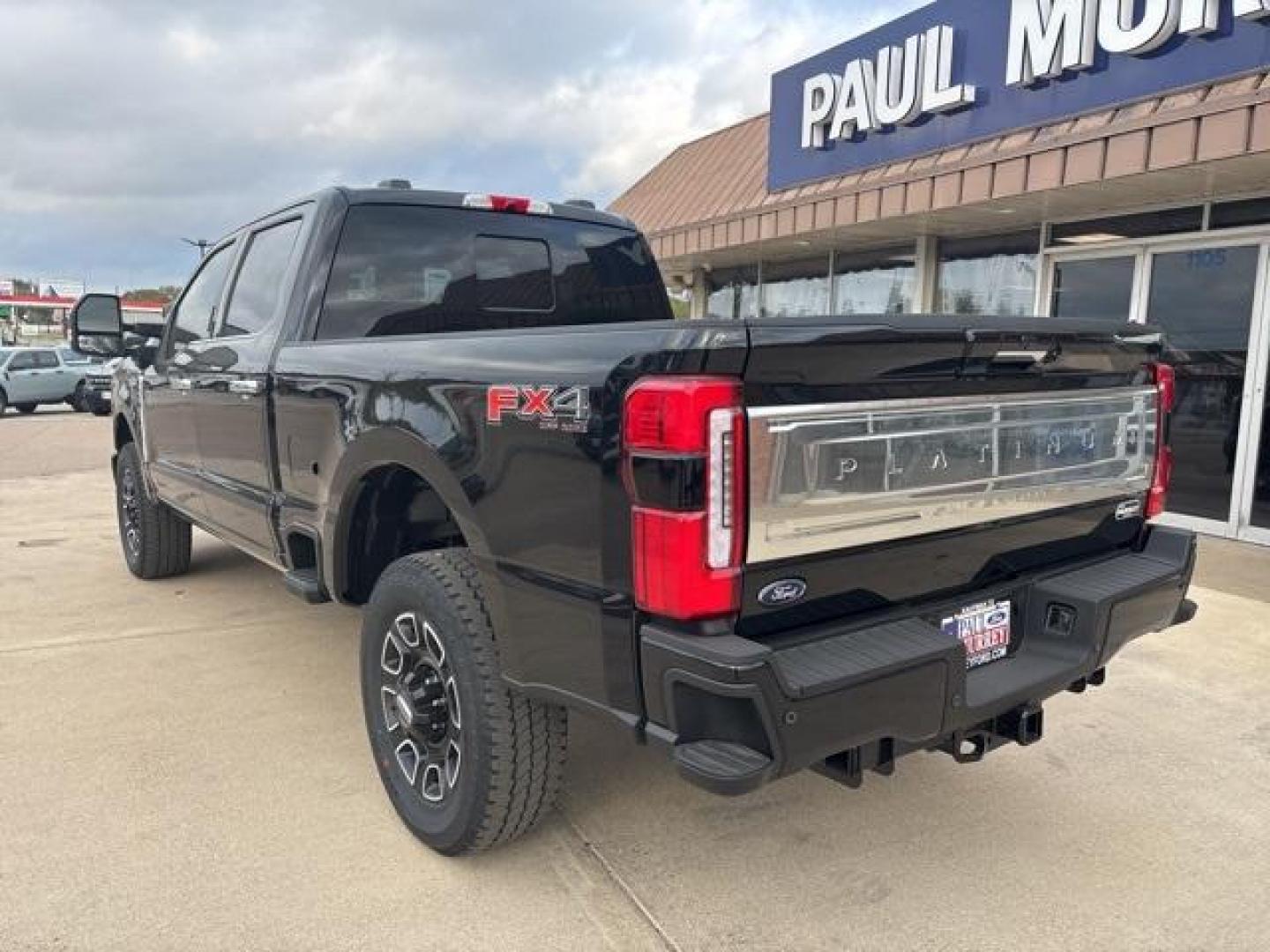 2024 Black Metallic /Black Onyx Ford F-250SD Platinum (1FT8W2BM5RE) with an 6.7L High Output Power Stroke V8 Diesel engine, Automatic transmission, located at 1105 E Mulberry, Kaufman, TX, 75142, (972) 962-2151, 32.589550, -96.300926 - Agate Black Metallic 2024 Ford F-250SD 4D Crew Cab Platinum 4WD 10-Speed Automatic 6.7L High Output Power Stroke V8 Diesel 4WD.<br><br><br>Please call Paul Murrey Ford Inc. In Kaufman Texas A Family Dealership Since 1952 Serving the Dallas Fort Worth and East Texas areas for over 70 years. Please ca - Photo#3