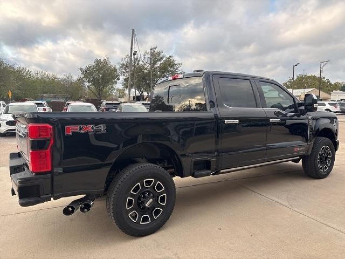 2024 Black Metallic /Black Onyx Ford F-250SD Platinum (1FT8W2BM5RE) with an 6.7L High Output Power Stroke V8 Diesel engine, Automatic transmission, located at 1105 E Mulberry, Kaufman, TX, 75142, (972) 962-2151, 32.589550, -96.300926 - Agate Black Metallic 2024 Ford F-250SD 4D Crew Cab Platinum 4WD 10-Speed Automatic 6.7L High Output Power Stroke V8 Diesel 4WD.<br><br><br>Please call Paul Murrey Ford Inc. In Kaufman Texas A Family Dealership Since 1952 Serving the Dallas Fort Worth and East Texas areas for over 70 years. Please ca - Photo#5