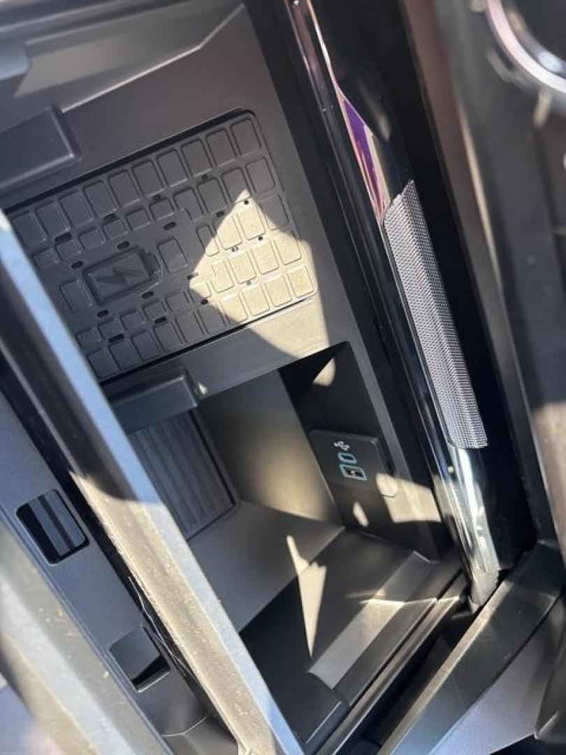 2024 Black Metallic /Black Onyx Ford F-250SD Lariat (1FT8W2BT6RE) with an Power Stroke 6.7L V8 DI 32V OHV Turbodiesel engine, Automatic transmission, located at 1105 E Mulberry, Kaufman, TX, 75142, (972) 962-2151, 32.589550, -96.300926 - Agate Black Metallic 2024 Ford F-250SD 4D Crew Cab Lariat 4WD 10-Speed Automatic Power Stroke 6.7L V8 DI 32V OHV Turbodiesel 4WD.<br><br><br>Please call Paul Murrey Ford Inc. In Kaufman Texas A Family Dealership Since 1952 Serving the Dallas Fort Worth and East Texas areas for over 70 years. Please - Photo#24