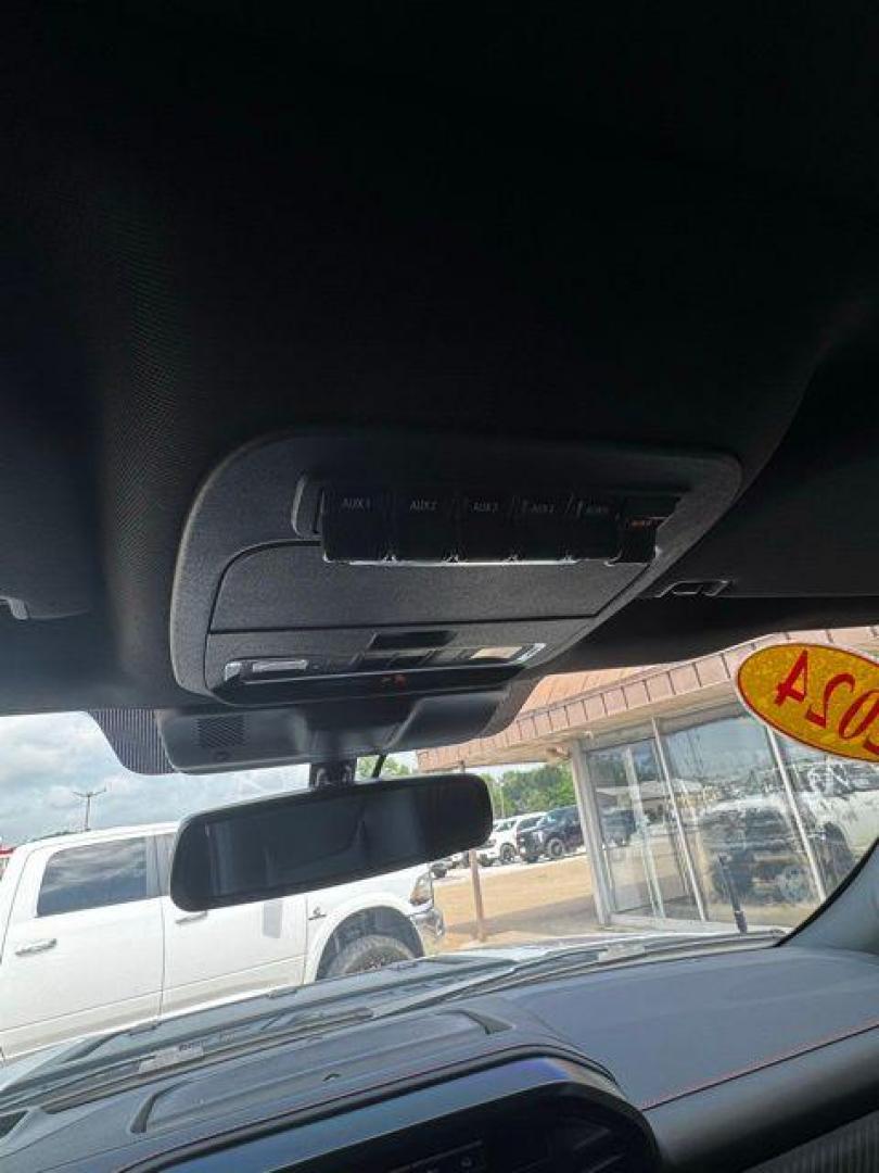 2024 Avalanche /Black Ford F-150 Raptor (1FTFW1RGXRF) with an 3.5L V6 EcoBoost engine, Automatic transmission, located at 1105 E Mulberry, Kaufman, TX, 75142, (972) 962-2151, 32.589550, -96.300926 - Avalanche 2024 Ford F-150 4D SuperCrew Raptor 4WD 10-Speed Automatic 3.5L V6 EcoBoost 4WD.<br><br><br>Recent Arrival! Odometer is 8871 miles below market average!<br><br><br>Please call Paul Murrey Ford Inc. In Kaufman Texas A Family Dealership Since 1952 Serving the Dallas Fort Worth and East Texas - Photo#19