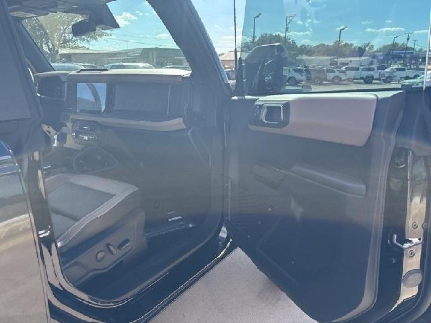 2024 Shadow Black /Black Ford Bronco Wildtrak (1FMEE2BP4RL) with an 2.7L EcoBoost V6 engine, Automatic transmission, located at 1105 E Mulberry, Kaufman, TX, 75142, (972) 962-2151, 32.589550, -96.300926 - Shadow Black 2024 Ford Bronco 4D Sport Utility Wildtrak 4WD 10-Speed Automatic 2.7L EcoBoost V6<br><br><br>Please call Paul Murrey Ford Inc. In Kaufman Texas A Family Dealership Since 1952 Serving the Dallas Fort Worth and East Texas areas for over 70 years. Please call 972-962-2151 www.murreyford.c - Photo#16
