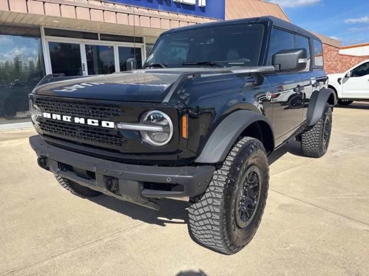 2024 Shadow Black /Black Ford Bronco Wildtrak (1FMEE2BP4RL) with an 2.7L EcoBoost V6 engine, Automatic transmission, located at 1105 E Mulberry, Kaufman, TX, 75142, (972) 962-2151, 32.589550, -96.300926 - Shadow Black 2024 Ford Bronco 4D Sport Utility Wildtrak 4WD 10-Speed Automatic 2.7L EcoBoost V6<br><br><br>Please call Paul Murrey Ford Inc. In Kaufman Texas A Family Dealership Since 1952 Serving the Dallas Fort Worth and East Texas areas for over 70 years. Please call 972-962-2151 www.murreyford.c - Photo#1