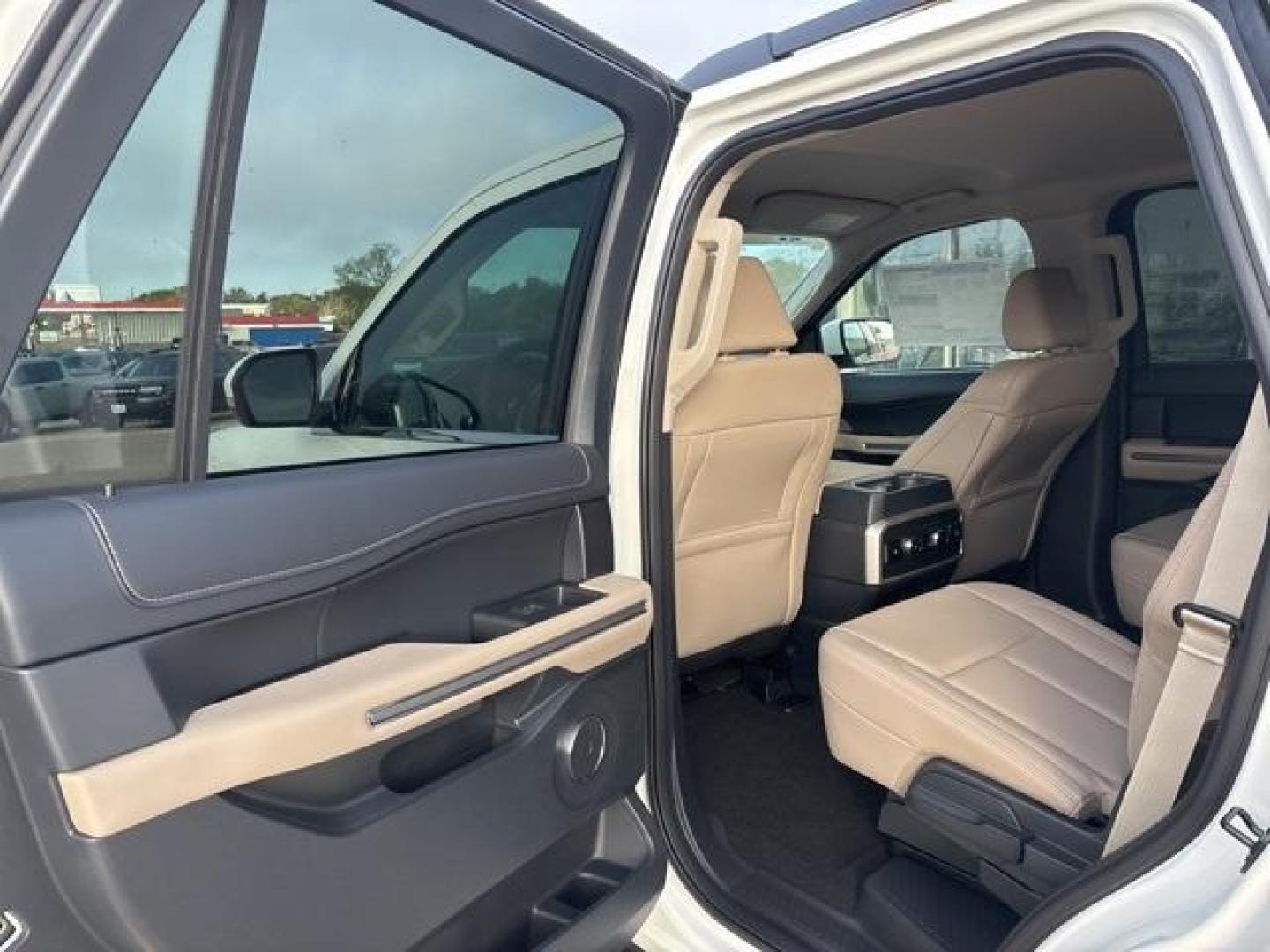 2024 White Metallic /Sandstone Ford Expedition XLT (1FMJU1H84RE) with an EcoBoost 3.5L V6 GTDi DOHC 24V Twin Turbocharged engine, Automatic transmission, located at 1105 E Mulberry, Kaufman, TX, 75142, (972) 962-2151, 32.589550, -96.300926 - Photo#12