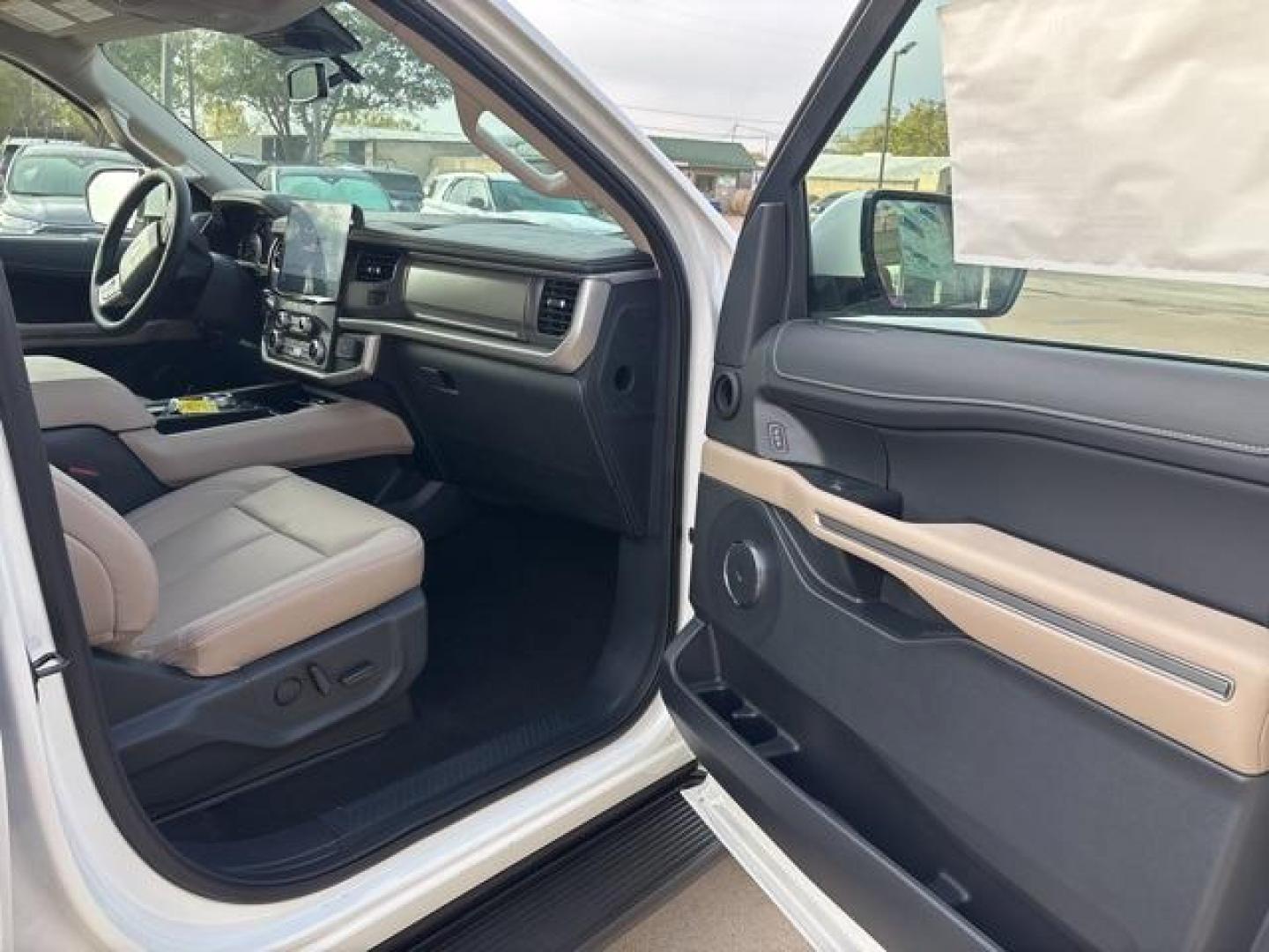 2024 White Metallic /Sandstone Ford Expedition XLT (1FMJU1H84RE) with an EcoBoost 3.5L V6 GTDi DOHC 24V Twin Turbocharged engine, Automatic transmission, located at 1105 E Mulberry, Kaufman, TX, 75142, (972) 962-2151, 32.589550, -96.300926 - Photo#16