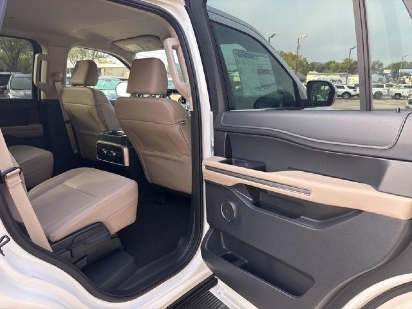 2024 White Metallic /Sandstone Ford Expedition XLT (1FMJU1H84RE) with an EcoBoost 3.5L V6 GTDi DOHC 24V Twin Turbocharged engine, Automatic transmission, located at 1105 E Mulberry, Kaufman, TX, 75142, (972) 962-2151, 32.589550, -96.300926 - Photo#19
