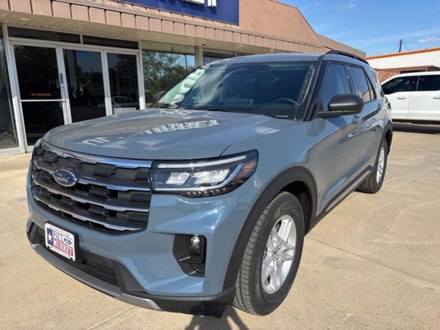 2025 Vapor Blue /Dark Gray/Onyx Ford Explorer Active (1FMUK7DH6SG) with an 2.3L EcoBoost I-4 engine, Automatic transmission, located at 1105 E Mulberry, Kaufman, TX, 75142, (972) 962-2151, 32.589550, -96.300926 - Vapor Blue Metallic 2025 Ford Explorer 4D Sport Utility Active RWD 10-Speed Automatic 2.3L EcoBoost I-4<br><br>20/29 City/Highway MPG<br><br><br>Please call Paul Murrey Ford Inc. In Kaufman Texas A Family Dealership Since 1952 Serving the Dallas Fort Worth and East Texas areas for over 70 years. Ple - Photo#1