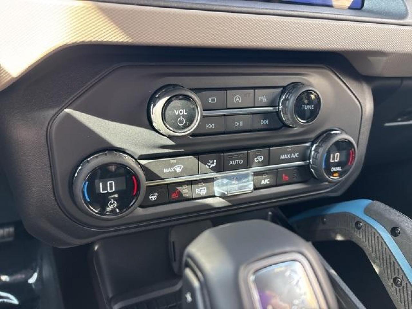 2024 Cactus /Black Ford Bronco Wildtrak (1FMEE2BP9RL) with an 2.7L EcoBoost V6 engine, Automatic transmission, located at 1105 E Mulberry, Kaufman, TX, 75142, (972) 962-2151, 32.589550, -96.300926 - Cactus Gray 2024 Ford Bronco 4D Sport Utility Wildtrak 4WD 10-Speed Automatic 2.7L EcoBoost V6<br><br><br>Please call Paul Murrey Ford Inc. In Kaufman Texas A Family Dealership Since 1952 Serving the Dallas Fort Worth and East Texas areas for over 70 years. Please call 972-962-2151 www.murreyford.co - Photo#24