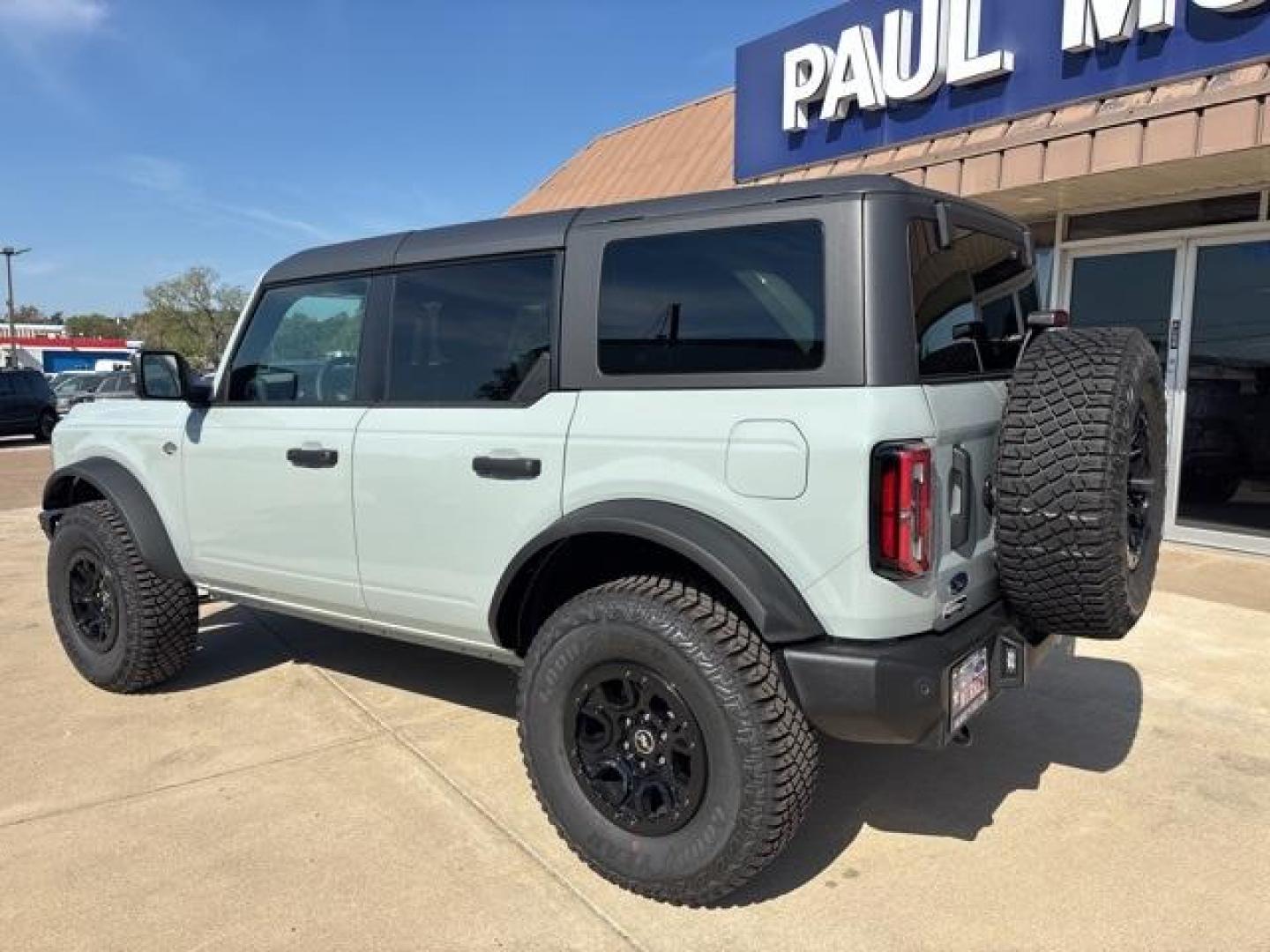 2024 Cactus /Black Ford Bronco Wildtrak (1FMEE2BP9RL) with an 2.7L EcoBoost V6 engine, Automatic transmission, located at 1105 E Mulberry, Kaufman, TX, 75142, (972) 962-2151, 32.589550, -96.300926 - Cactus Gray 2024 Ford Bronco 4D Sport Utility Wildtrak 4WD 10-Speed Automatic 2.7L EcoBoost V6<br><br><br>Please call Paul Murrey Ford Inc. In Kaufman Texas A Family Dealership Since 1952 Serving the Dallas Fort Worth and East Texas areas for over 70 years. Please call 972-962-2151 www.murreyford.co - Photo#3