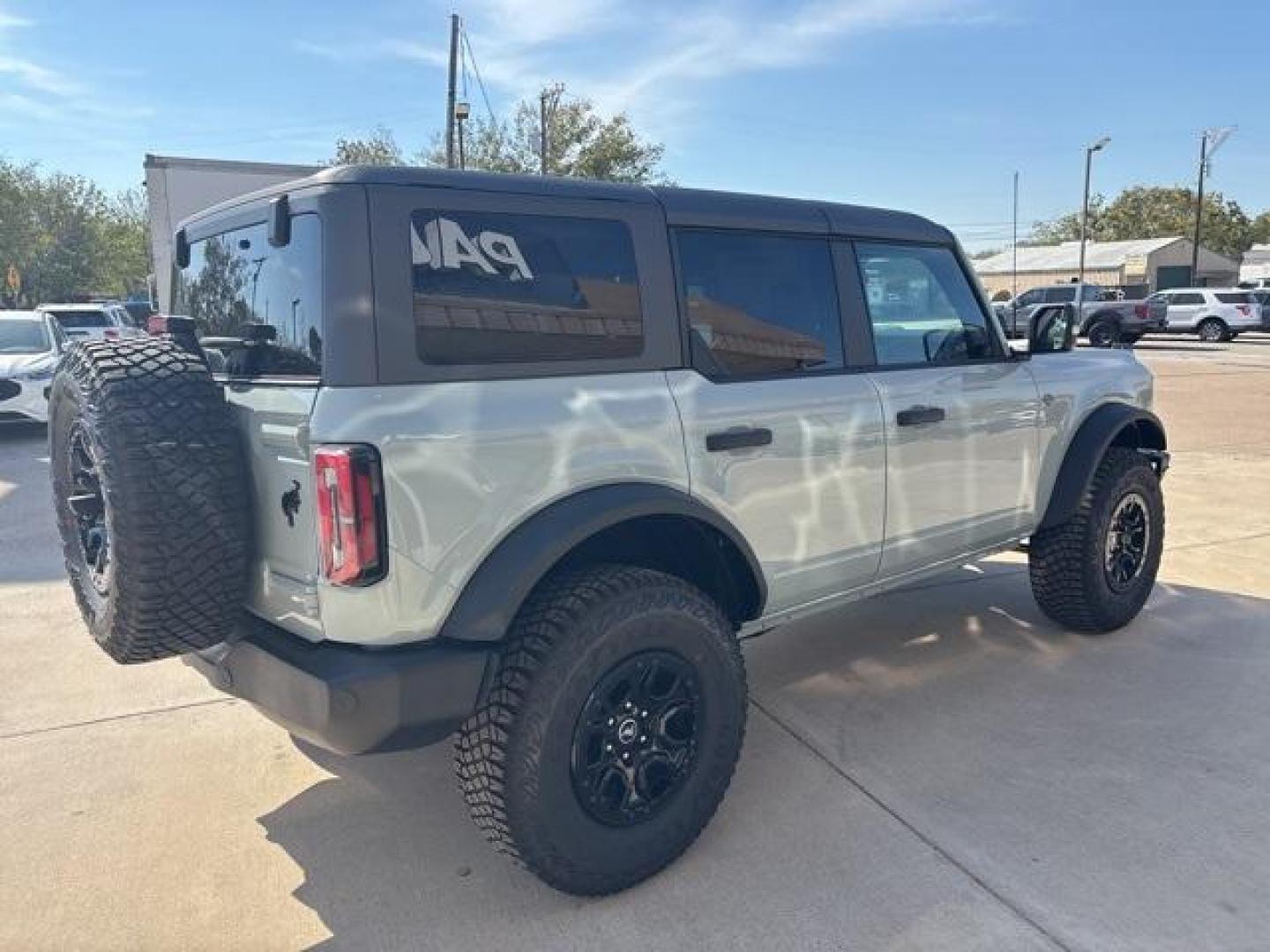 2024 Cactus /Black Ford Bronco Wildtrak (1FMEE2BP9RL) with an 2.7L EcoBoost V6 engine, Automatic transmission, located at 1105 E Mulberry, Kaufman, TX, 75142, (972) 962-2151, 32.589550, -96.300926 - Cactus Gray 2024 Ford Bronco 4D Sport Utility Wildtrak 4WD 10-Speed Automatic 2.7L EcoBoost V6<br><br><br>Please call Paul Murrey Ford Inc. In Kaufman Texas A Family Dealership Since 1952 Serving the Dallas Fort Worth and East Texas areas for over 70 years. Please call 972-962-2151 www.murreyford.co - Photo#5