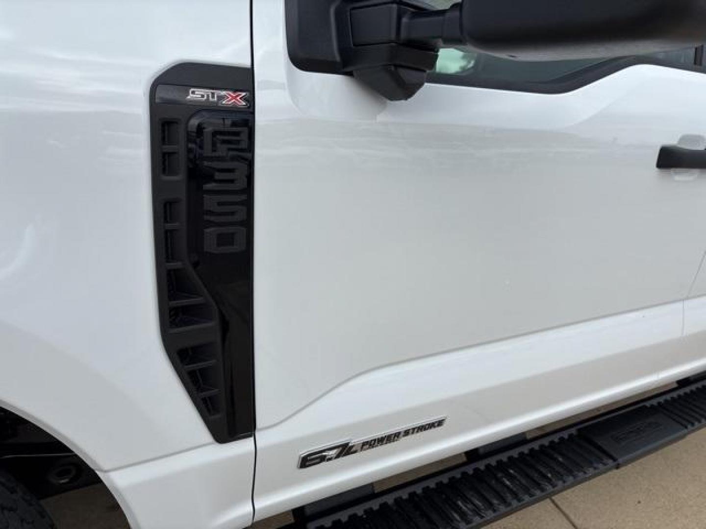 2024 Oxford White /Medium Dark Slate Ford F-350SD XL (1FT8W3BT3RE) with an Power Stroke 6.7L V8 DI 32V OHV Turbodiesel engine, Automatic transmission, located at 1105 E Mulberry, Kaufman, TX, 75142, (972) 962-2151, 32.589550, -96.300926 - Oxford White 2024 Ford F-350SD 4D Crew Cab XL 4WD 10-Speed Automatic Power Stroke 6.7L V8 DI 32V OHV Turbodiesel 4WD.<br><br><br>Please call Paul Murrey Ford Inc. In Kaufman Texas A Family Dealership Since 1952 Serving the Dallas Fort Worth and East Texas areas for over 70 years. Please call 972-962 - Photo#8