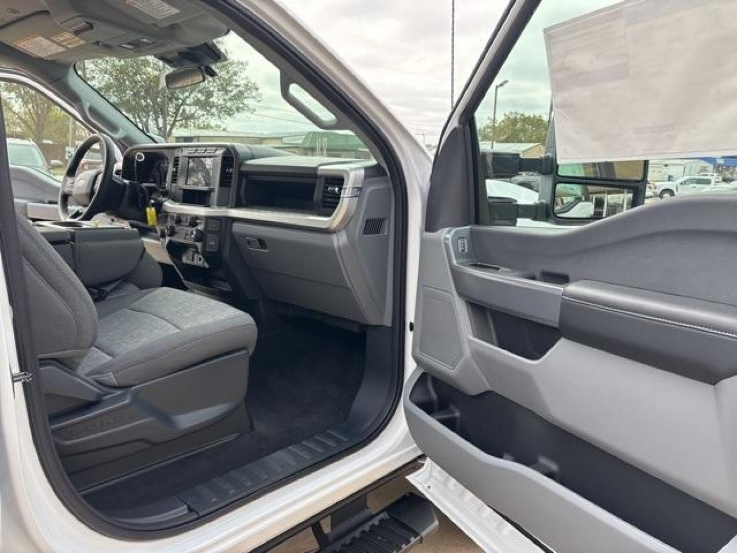 2024 Oxford White /Medium Dark Slate Ford F-350SD XL (1FT8W3BT3RE) with an Power Stroke 6.7L V8 DI 32V OHV Turbodiesel engine, Automatic transmission, located at 1105 E Mulberry, Kaufman, TX, 75142, (972) 962-2151, 32.589550, -96.300926 - Oxford White 2024 Ford F-350SD 4D Crew Cab XL 4WD 10-Speed Automatic Power Stroke 6.7L V8 DI 32V OHV Turbodiesel 4WD.<br><br><br>Please call Paul Murrey Ford Inc. In Kaufman Texas A Family Dealership Since 1952 Serving the Dallas Fort Worth and East Texas areas for over 70 years. Please call 972-962 - Photo#13