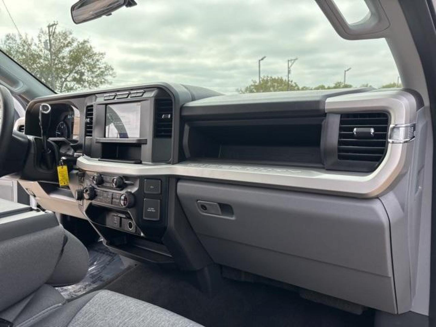 2024 Oxford White /Medium Dark Slate Ford F-350SD XL (1FT8W3BT3RE) with an Power Stroke 6.7L V8 DI 32V OHV Turbodiesel engine, Automatic transmission, located at 1105 E Mulberry, Kaufman, TX, 75142, (972) 962-2151, 32.589550, -96.300926 - Oxford White 2024 Ford F-350SD 4D Crew Cab XL 4WD 10-Speed Automatic Power Stroke 6.7L V8 DI 32V OHV Turbodiesel 4WD.<br><br><br>Please call Paul Murrey Ford Inc. In Kaufman Texas A Family Dealership Since 1952 Serving the Dallas Fort Worth and East Texas areas for over 70 years. Please call 972-962 - Photo#15