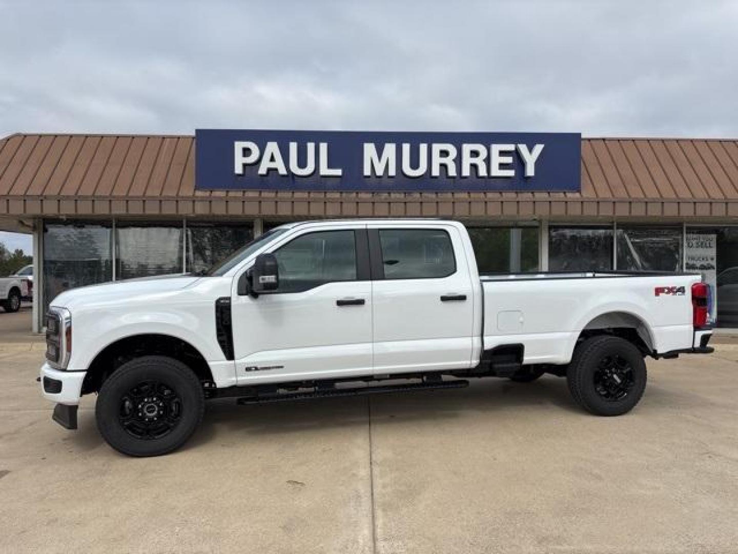 2024 Oxford White /Medium Dark Slate Ford F-350SD XL (1FT8W3BT3RE) with an Power Stroke 6.7L V8 DI 32V OHV Turbodiesel engine, Automatic transmission, located at 1105 E Mulberry, Kaufman, TX, 75142, (972) 962-2151, 32.589550, -96.300926 - Oxford White 2024 Ford F-350SD 4D Crew Cab XL 4WD 10-Speed Automatic Power Stroke 6.7L V8 DI 32V OHV Turbodiesel 4WD.<br><br><br>Please call Paul Murrey Ford Inc. In Kaufman Texas A Family Dealership Since 1952 Serving the Dallas Fort Worth and East Texas areas for over 70 years. Please call 972-962 - Photo#0