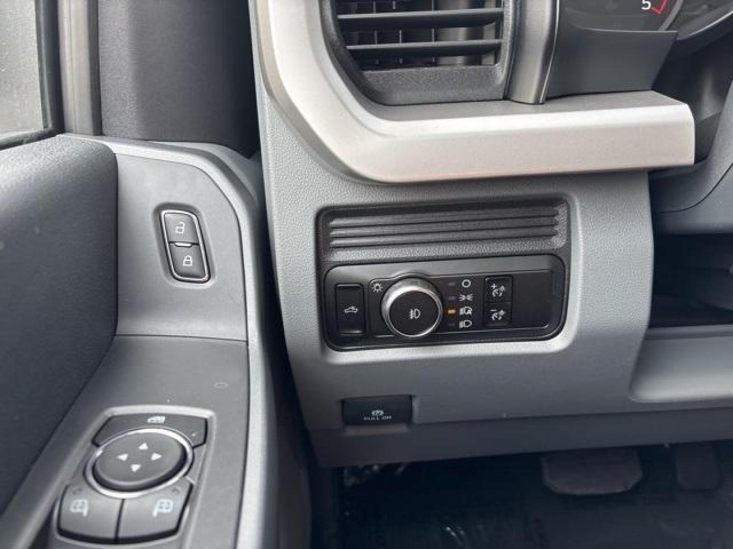 2024 Oxford White /Medium Dark Slate Ford F-350SD XL (1FT8W3BT3RE) with an Power Stroke 6.7L V8 DI 32V OHV Turbodiesel engine, Automatic transmission, located at 1105 E Mulberry, Kaufman, TX, 75142, (972) 962-2151, 32.589550, -96.300926 - Oxford White 2024 Ford F-350SD 4D Crew Cab XL 4WD 10-Speed Automatic Power Stroke 6.7L V8 DI 32V OHV Turbodiesel 4WD.<br><br><br>Please call Paul Murrey Ford Inc. In Kaufman Texas A Family Dealership Since 1952 Serving the Dallas Fort Worth and East Texas areas for over 70 years. Please call 972-962 - Photo#18
