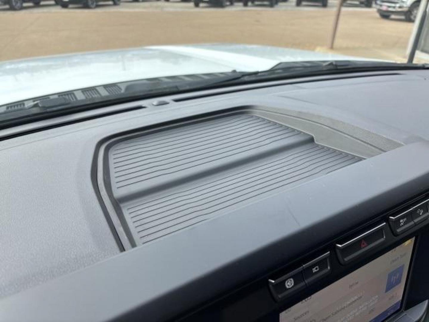 2024 Oxford White /Medium Dark Slate Ford F-350SD XL (1FT8W3BT3RE) with an Power Stroke 6.7L V8 DI 32V OHV Turbodiesel engine, Automatic transmission, located at 1105 E Mulberry, Kaufman, TX, 75142, (972) 962-2151, 32.589550, -96.300926 - Oxford White 2024 Ford F-350SD 4D Crew Cab XL 4WD 10-Speed Automatic Power Stroke 6.7L V8 DI 32V OHV Turbodiesel 4WD.<br><br><br>Please call Paul Murrey Ford Inc. In Kaufman Texas A Family Dealership Since 1952 Serving the Dallas Fort Worth and East Texas areas for over 70 years. Please call 972-962 - Photo#21