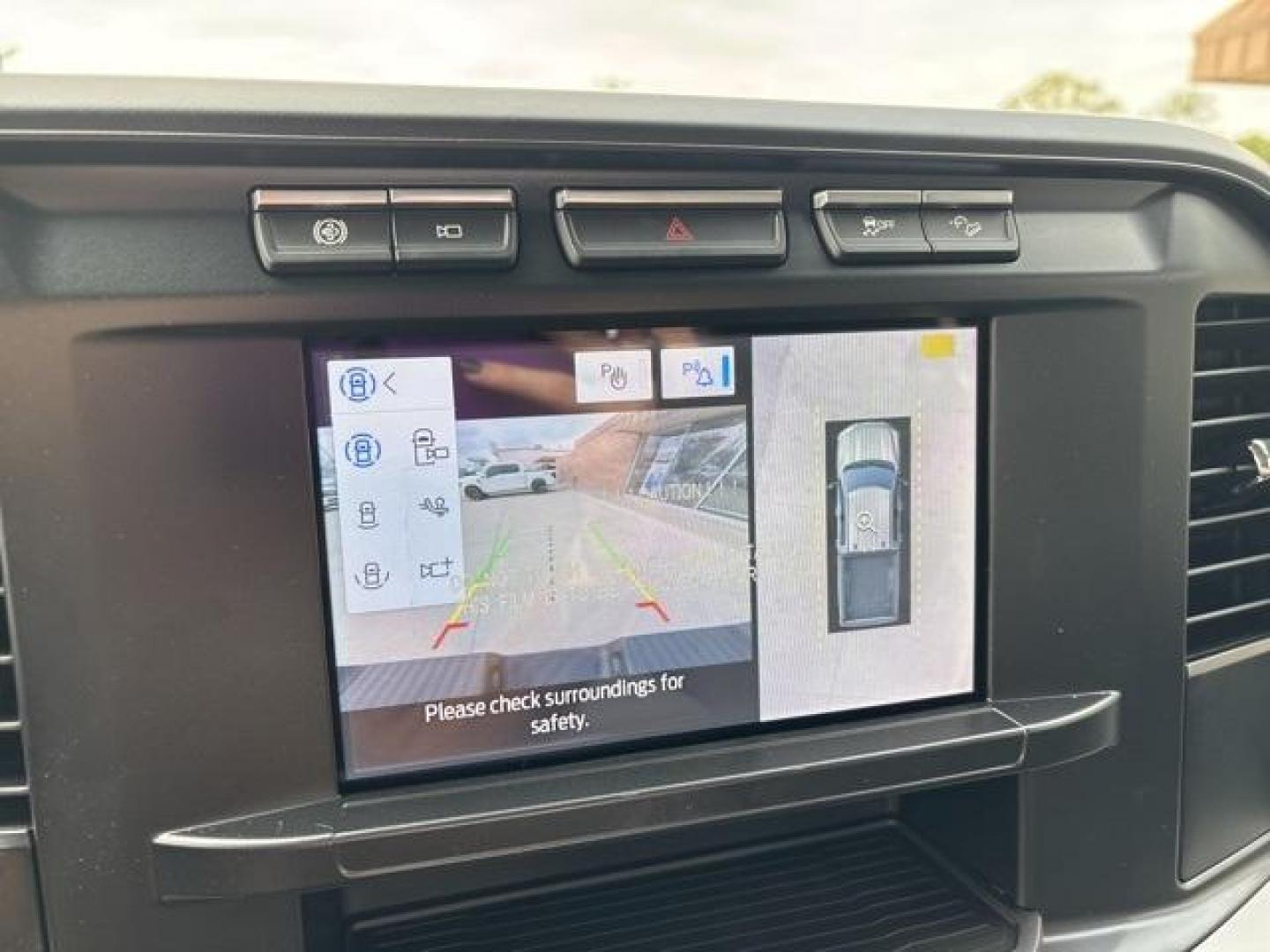 2024 Oxford White /Medium Dark Slate Ford F-350SD XL (1FT8W3BT3RE) with an Power Stroke 6.7L V8 DI 32V OHV Turbodiesel engine, Automatic transmission, located at 1105 E Mulberry, Kaufman, TX, 75142, (972) 962-2151, 32.589550, -96.300926 - Oxford White 2024 Ford F-350SD 4D Crew Cab XL 4WD 10-Speed Automatic Power Stroke 6.7L V8 DI 32V OHV Turbodiesel 4WD.<br><br><br>Please call Paul Murrey Ford Inc. In Kaufman Texas A Family Dealership Since 1952 Serving the Dallas Fort Worth and East Texas areas for over 70 years. Please call 972-962 - Photo#23