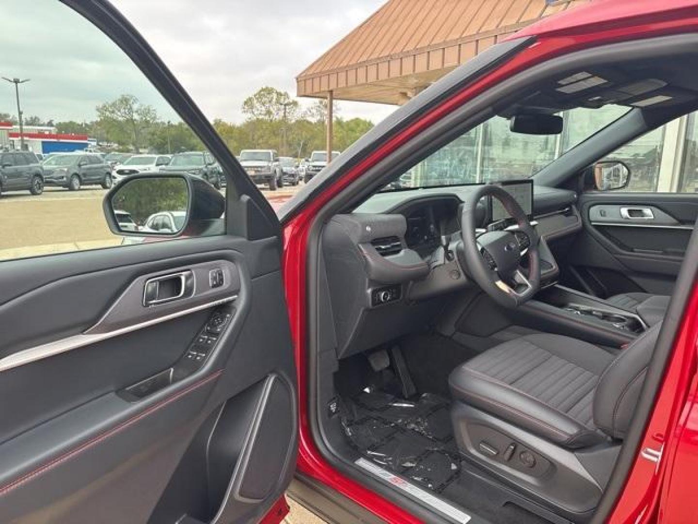 2025 Red Metallic /Onyx Ford Explorer ST-Line (1FMUK8KH9SG) with an 2.3L EcoBoost I-4 engine, Automatic transmission, located at 1105 E Mulberry, Kaufman, TX, 75142, (972) 962-2151, 32.589550, -96.300926 - Red Metallic 2025 Ford Explorer 4D Sport Utility ST-Line 4WD 10-Speed Automatic 2.3L EcoBoost I-4 4WD.<br><br>20/27 City/Highway MPG<br><br><br>Please call Paul Murrey Ford Inc. In Kaufman Texas A Family Dealership Since 1952 Serving the Dallas Fort Worth and East Texas areas for over 70 years. Plea - Photo#9
