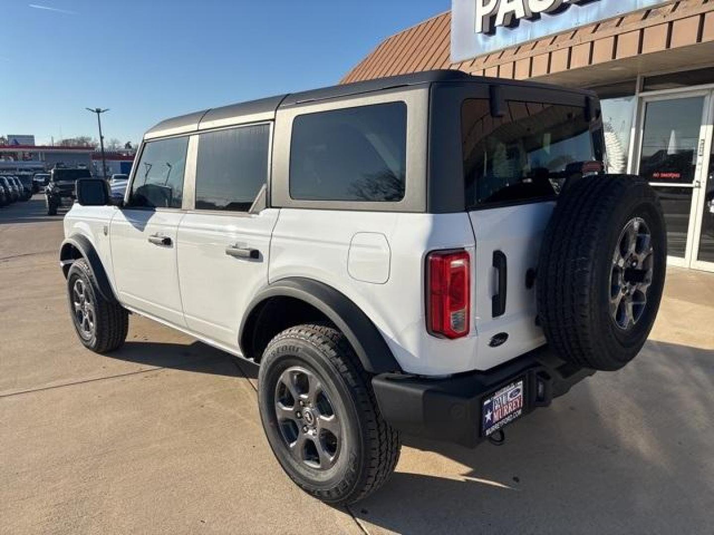 2024 Oxford White /Dark Gray W/Black Onyx Ford Bronco Big Bend (1FMDE7BH1RL) with an 2.3L EcoBoost I-4 engine, Automatic transmission, located at 1105 E Mulberry, Kaufman, TX, 75142, (972) 962-2151, 32.589550, -96.300926 - Photo#2