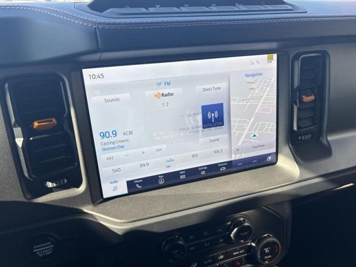 2024 Oxford White /Black Onyx Ford Bronco Badlands (1FMEE9BP4RL) with an 2.7L EcoBoost V6 engine, Automatic transmission, located at 1105 E Mulberry, Kaufman, TX, 75142, (972) 962-2151, 32.589550, -96.300926 - Photo#16