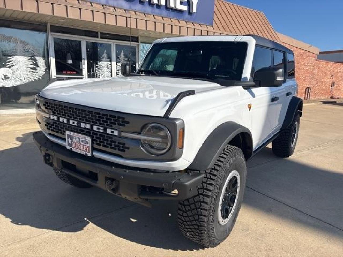 2024 Oxford White /Black Onyx Ford Bronco Badlands (1FMEE9BP4RL) with an 2.7L EcoBoost V6 engine, Automatic transmission, located at 1105 E Mulberry, Kaufman, TX, 75142, (972) 962-2151, 32.589550, -96.300926 - Photo#1