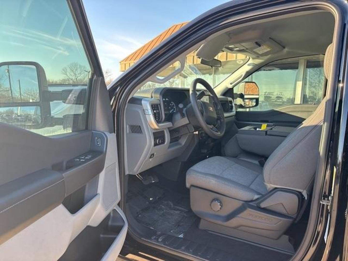 2024 Black Metallic /Medium Dark Slate Ford F-250SD XL (1FT8W2BT9RE) with an Power Stroke 6.7L V8 DI 32V OHV Turbodiesel engine, Automatic transmission, located at 1105 E Mulberry, Kaufman, TX, 75142, (972) 962-2151, 32.589550, -96.300926 - Photo#9