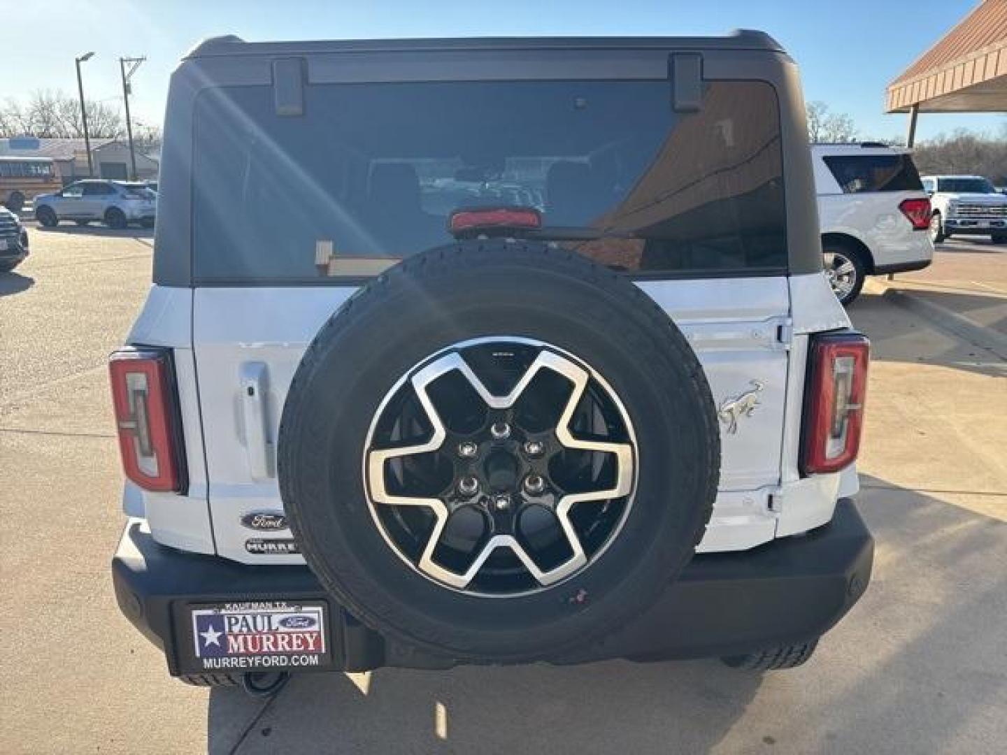 2024 Oxford White /Roast W/Black Onyx Ford Bronco Outer Banks (1FMDE8BH1RL) with an 2.3L EcoBoost I-4 engine, Automatic transmission, located at 1105 E Mulberry, Kaufman, TX, 75142, (972) 962-2151, 32.589550, -96.300926 - Oxford White 2024 Ford Bronco 4D Sport Utility Outer Banks 4WD 10-Speed Automatic 2.3L EcoBoost I-4<br><br><br>Please call Paul Murrey Ford Inc. In Kaufman Texas A Family Dealership Since 1952 Serving the Dallas Fort Worth and East Texas areas for over 70 years. Please call 972-962-2151 www.murreyfo - Photo#4