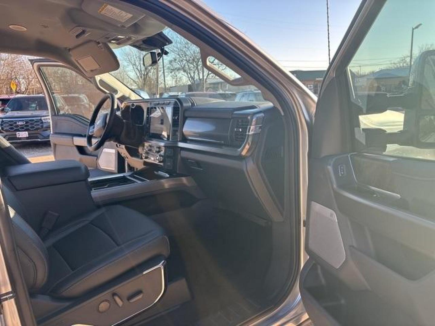2024 Silver Metallic /Black Onyx Ford F-250SD Lariat (1FT8W2BT8RE) with an Power Stroke 6.7L V8 DI 32V OHV Turbodiesel engine, Automatic transmission, located at 1105 E Mulberry, Kaufman, TX, 75142, (972) 962-2151, 32.589550, -96.300926 - Iconic Silver Metallic 2024 Ford F-250SD 4D Crew Cab Lariat 4WD 10-Speed Automatic Power Stroke 6.7L V8 DI 32V OHV Turbodiesel 4WD.<br><br><br>Please call Paul Murrey Ford Inc. In Kaufman Texas A Family Dealership Since 1952 Serving the Dallas Fort Worth and East Texas areas for over 70 years. Pleas - Photo#12