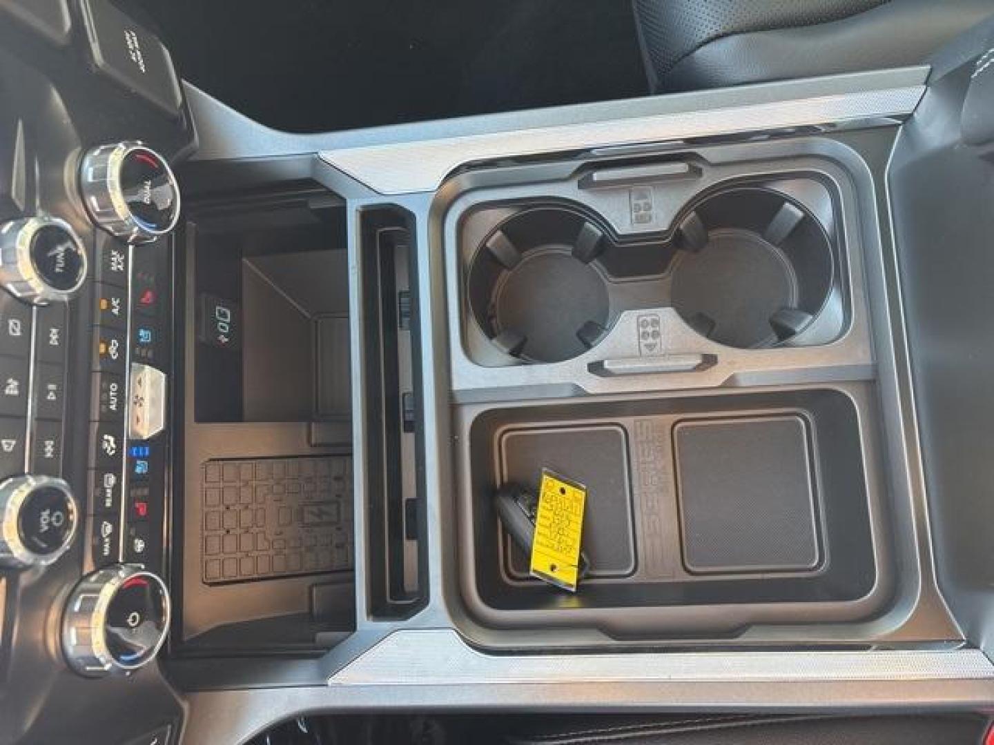 2024 Silver Metallic /Black Onyx Ford F-250SD Lariat (1FT8W2BT8RE) with an Power Stroke 6.7L V8 DI 32V OHV Turbodiesel engine, Automatic transmission, located at 1105 E Mulberry, Kaufman, TX, 75142, (972) 962-2151, 32.589550, -96.300926 - Iconic Silver Metallic 2024 Ford F-250SD 4D Crew Cab Lariat 4WD 10-Speed Automatic Power Stroke 6.7L V8 DI 32V OHV Turbodiesel 4WD.<br><br><br>Please call Paul Murrey Ford Inc. In Kaufman Texas A Family Dealership Since 1952 Serving the Dallas Fort Worth and East Texas areas for over 70 years. Pleas - Photo#17