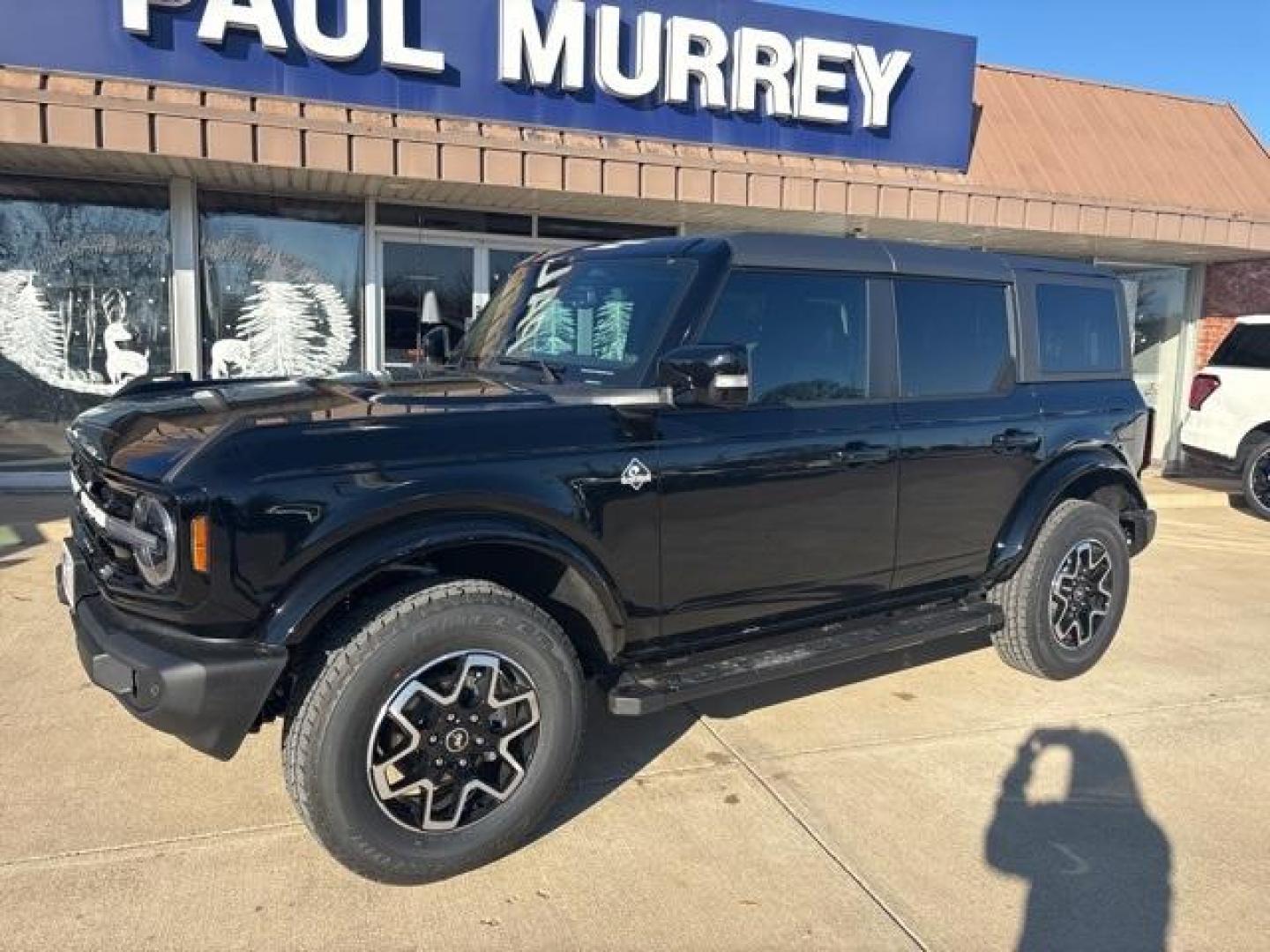 2024 Shadow Black /Roast W/Black Onyx Ford Bronco Outer Banks (1FMDE8BH0RL) with an 2.3L EcoBoost I-4 engine, Automatic transmission, located at 1105 E Mulberry, Kaufman, TX, 75142, (972) 962-2151, 32.589550, -96.300926 - Shadow Black 2024 Ford Bronco 4D Sport Utility Outer Banks 4WD 10-Speed Automatic 2.3L EcoBoost I-4<br><br><br>Please call Paul Murrey Ford Inc. In Kaufman Texas A Family Dealership Since 1952 Serving the Dallas Fort Worth and East Texas areas for over 70 years. Please call 972-962-2151 www.murreyfo - Photo#2