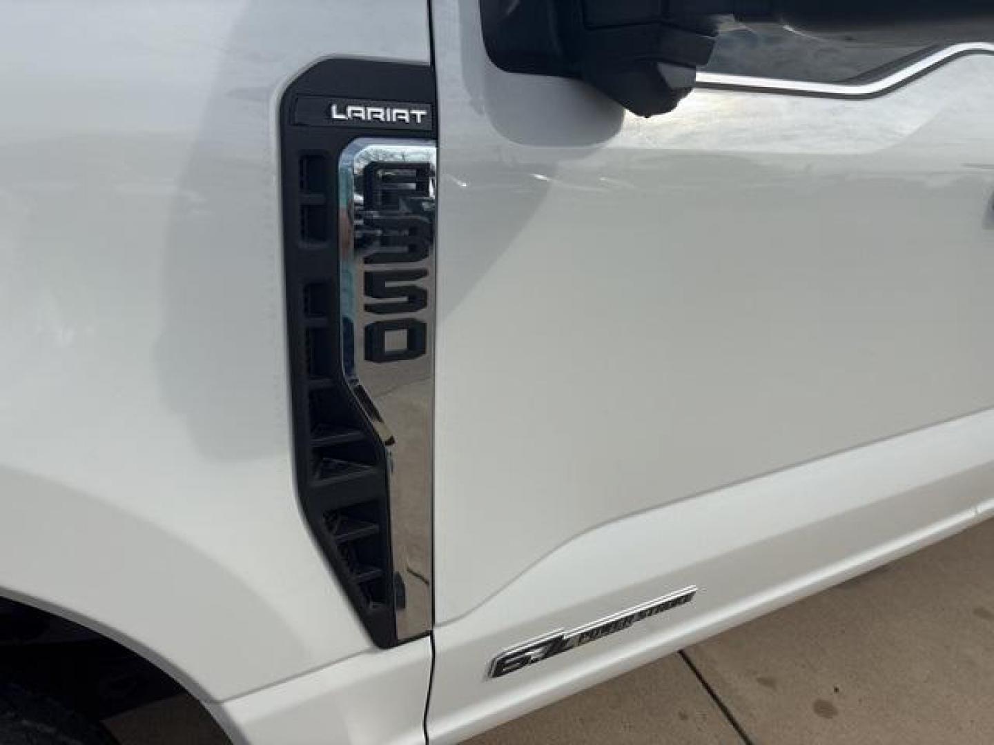 2025 White Metallic /Black Onyx Ford F-350SD Lariat (1FT8W3BT2SE) with an Power Stroke 6.7L V8 DI 32V OHV Turbodiesel engine, Automatic transmission, located at 1105 E Mulberry, Kaufman, TX, 75142, (972) 962-2151, 32.589550, -96.300926 - Star White Metallic Tri-Coat 2025 Ford F-350SD 4D Crew Cab Lariat 4WD 10-Speed Automatic Power Stroke 6.7L V8 DI 32V OHV Turbodiesel 4WD.<br><br><br>Please call Paul Murrey Ford Inc. In Kaufman Texas A Family Dealership Since 1952 Serving the Dallas Fort Worth and East Texas areas for over 70 years. - Photo#8