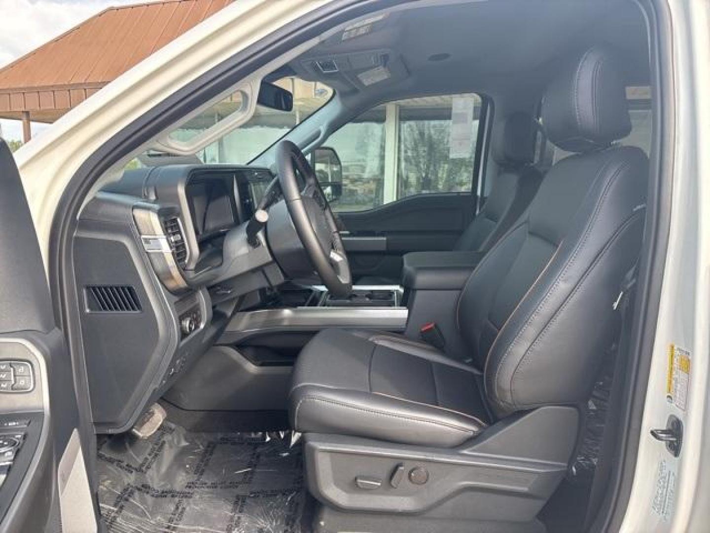 2025 White Metallic /Black Onyx Ford F-350SD Lariat (1FT8W3BT2SE) with an Power Stroke 6.7L V8 DI 32V OHV Turbodiesel engine, Automatic transmission, located at 1105 E Mulberry, Kaufman, TX, 75142, (972) 962-2151, 32.589550, -96.300926 - Star White Metallic Tri-Coat 2025 Ford F-350SD 4D Crew Cab Lariat 4WD 10-Speed Automatic Power Stroke 6.7L V8 DI 32V OHV Turbodiesel 4WD.<br><br><br>Please call Paul Murrey Ford Inc. In Kaufman Texas A Family Dealership Since 1952 Serving the Dallas Fort Worth and East Texas areas for over 70 years. - Photo#9