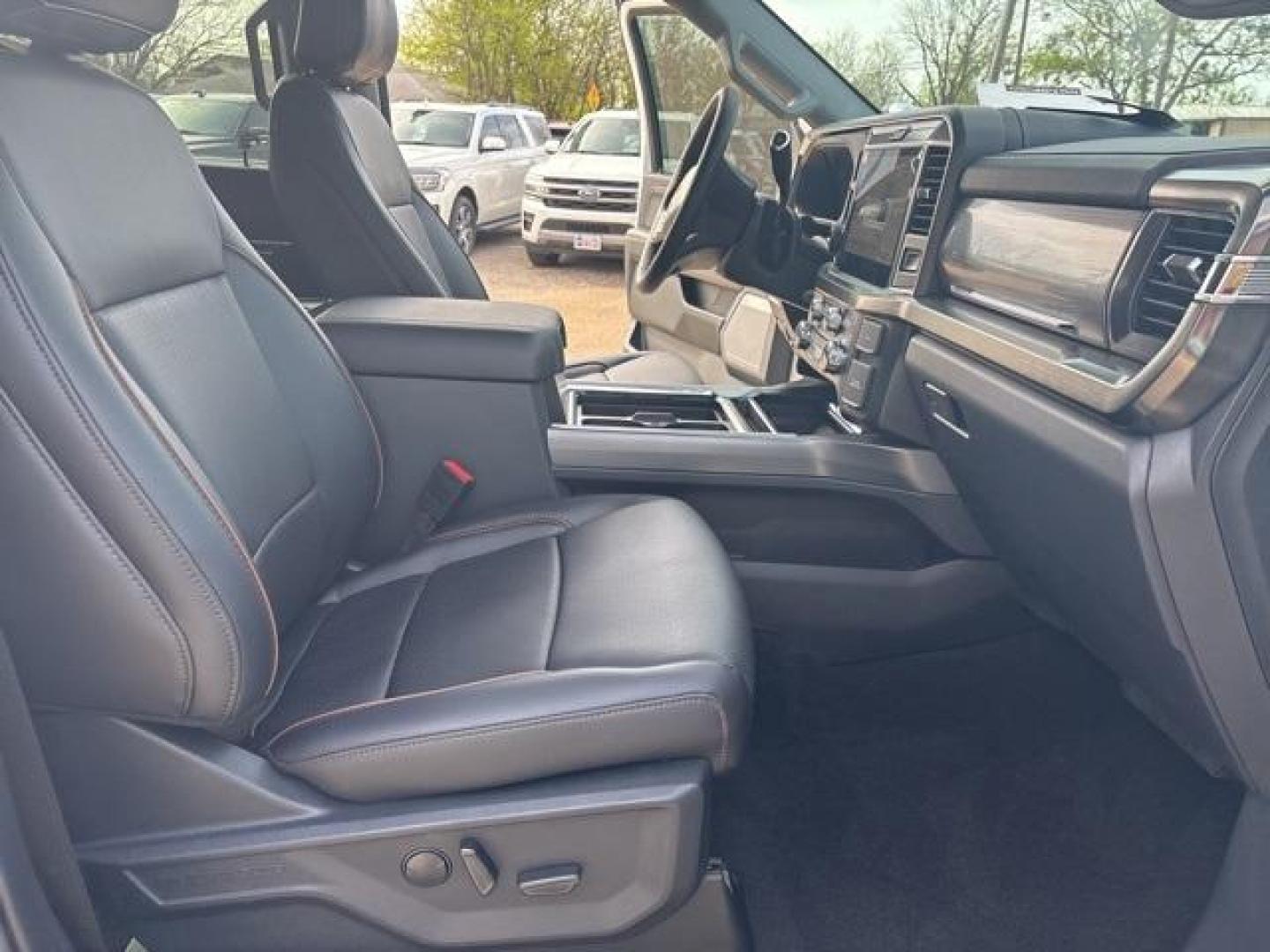 2025 White Metallic /Black Onyx Ford F-350SD Lariat (1FT8W3BT2SE) with an Power Stroke 6.7L V8 DI 32V OHV Turbodiesel engine, Automatic transmission, located at 1105 E Mulberry, Kaufman, TX, 75142, (972) 962-2151, 32.589550, -96.300926 - Star White Metallic Tri-Coat 2025 Ford F-350SD 4D Crew Cab Lariat 4WD 10-Speed Automatic Power Stroke 6.7L V8 DI 32V OHV Turbodiesel 4WD.<br><br><br>Please call Paul Murrey Ford Inc. In Kaufman Texas A Family Dealership Since 1952 Serving the Dallas Fort Worth and East Texas areas for over 70 years. - Photo#14