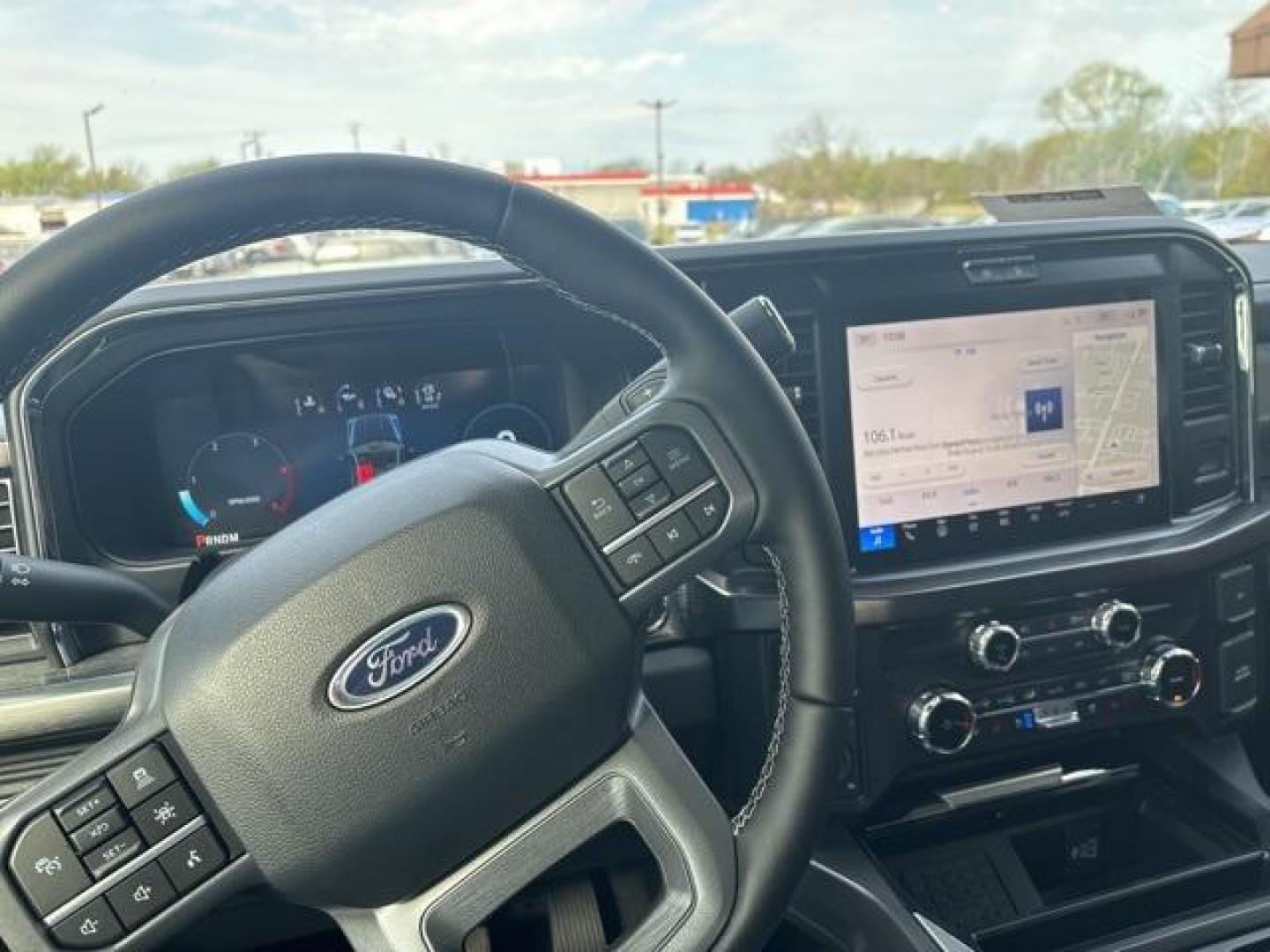 2025 White Metallic /Black Onyx Ford F-350SD Lariat (1FT8W3BT2SE) with an Power Stroke 6.7L V8 DI 32V OHV Turbodiesel engine, Automatic transmission, located at 1105 E Mulberry, Kaufman, TX, 75142, (972) 962-2151, 32.589550, -96.300926 - Star White Metallic Tri-Coat 2025 Ford F-350SD 4D Crew Cab Lariat 4WD 10-Speed Automatic Power Stroke 6.7L V8 DI 32V OHV Turbodiesel 4WD.<br><br><br>Please call Paul Murrey Ford Inc. In Kaufman Texas A Family Dealership Since 1952 Serving the Dallas Fort Worth and East Texas areas for over 70 years. - Photo#17