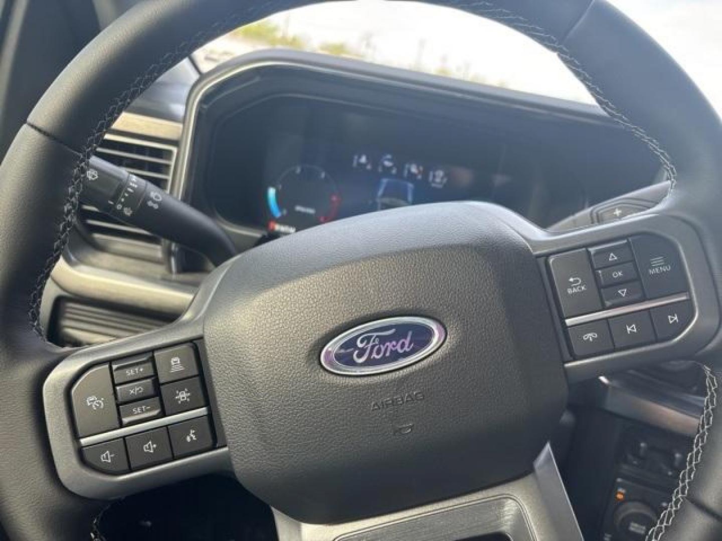 2025 White Metallic /Black Onyx Ford F-350SD Lariat (1FT8W3BT2SE) with an Power Stroke 6.7L V8 DI 32V OHV Turbodiesel engine, Automatic transmission, located at 1105 E Mulberry, Kaufman, TX, 75142, (972) 962-2151, 32.589550, -96.300926 - Star White Metallic Tri-Coat 2025 Ford F-350SD 4D Crew Cab Lariat 4WD 10-Speed Automatic Power Stroke 6.7L V8 DI 32V OHV Turbodiesel 4WD.<br><br><br>Please call Paul Murrey Ford Inc. In Kaufman Texas A Family Dealership Since 1952 Serving the Dallas Fort Worth and East Texas areas for over 70 years. - Photo#20