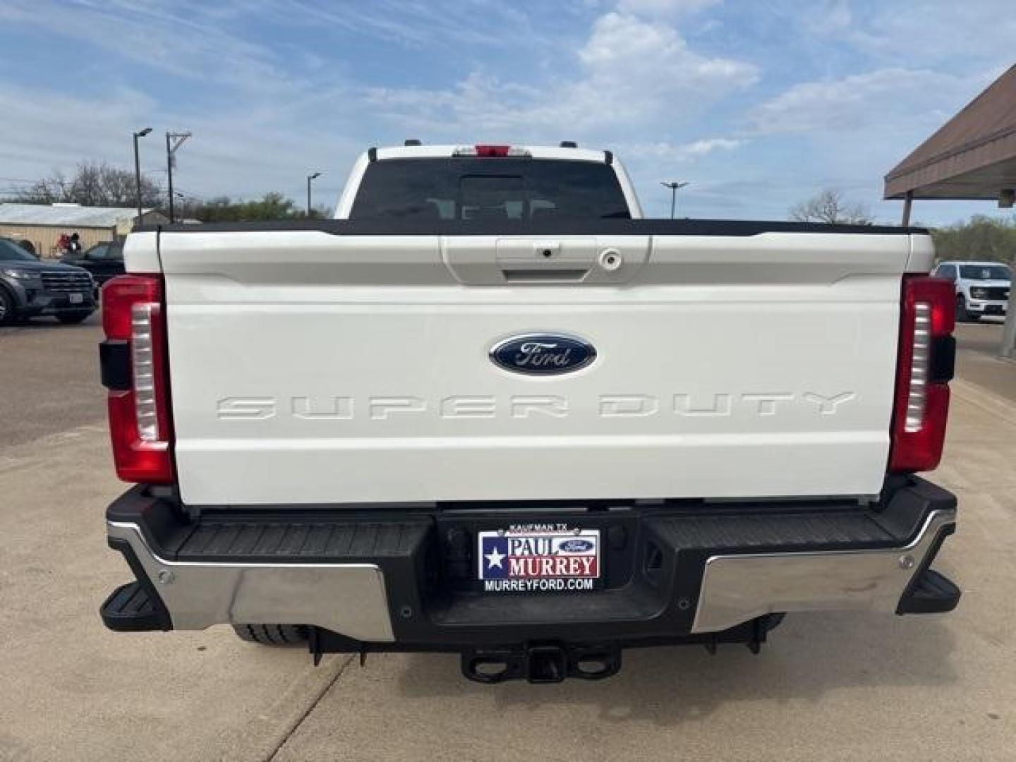 2025 White Metallic /Black Onyx Ford F-350SD Lariat (1FT8W3BT2SE) with an Power Stroke 6.7L V8 DI 32V OHV Turbodiesel engine, Automatic transmission, located at 1105 E Mulberry, Kaufman, TX, 75142, (972) 962-2151, 32.589550, -96.300926 - Star White Metallic Tri-Coat 2025 Ford F-350SD 4D Crew Cab Lariat 4WD 10-Speed Automatic Power Stroke 6.7L V8 DI 32V OHV Turbodiesel 4WD.<br><br><br>Please call Paul Murrey Ford Inc. In Kaufman Texas A Family Dealership Since 1952 Serving the Dallas Fort Worth and East Texas areas for over 70 years. - Photo#4