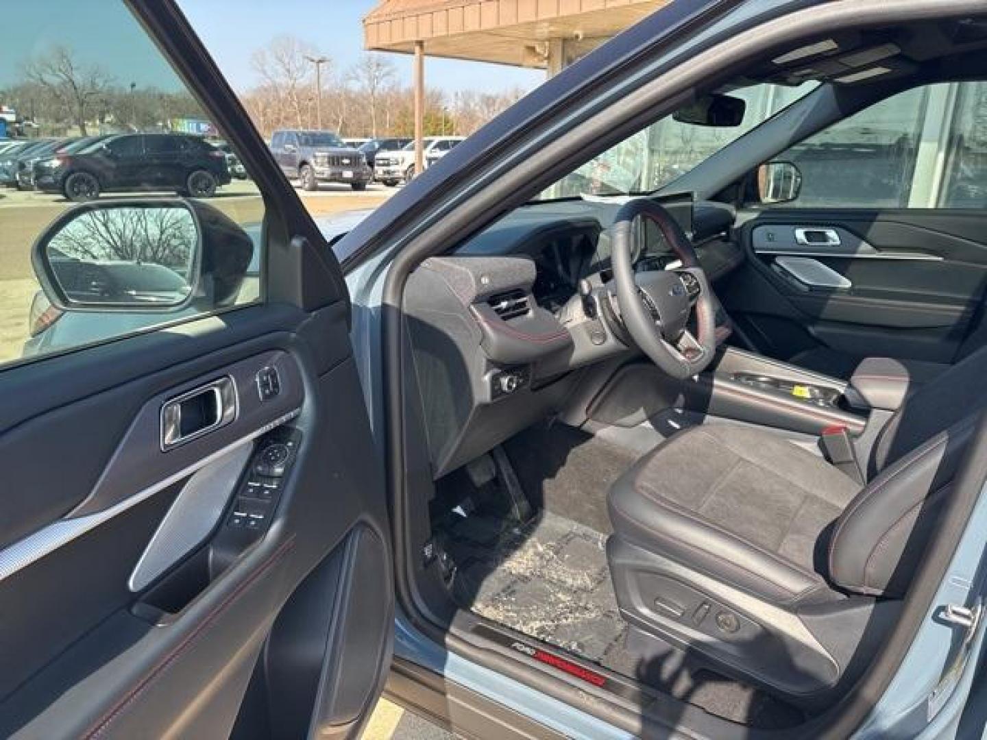 2025 Vapor Blue /Onyx Ford Explorer ST (1FMWK8GC4SG) with an 3.0L EcoBoost V6 engine, Automatic transmission, located at 1105 E Mulberry, Kaufman, TX, 75142, (972) 962-2151, 32.589550, -96.300926 - Vapor Blue Metallic 2025 Ford Explorer 4D Sport Utility ST 4WD 10-Speed Automatic 3.0L EcoBoost V6 4WD.<br><br>Recent Arrival!<br><br><br>Please call Paul Murrey Ford Inc. In Kaufman Texas A Family Dealership Since 1952 Serving the Dallas Fort Worth and East Texas areas for over 70 years. Please cal - Photo#7
