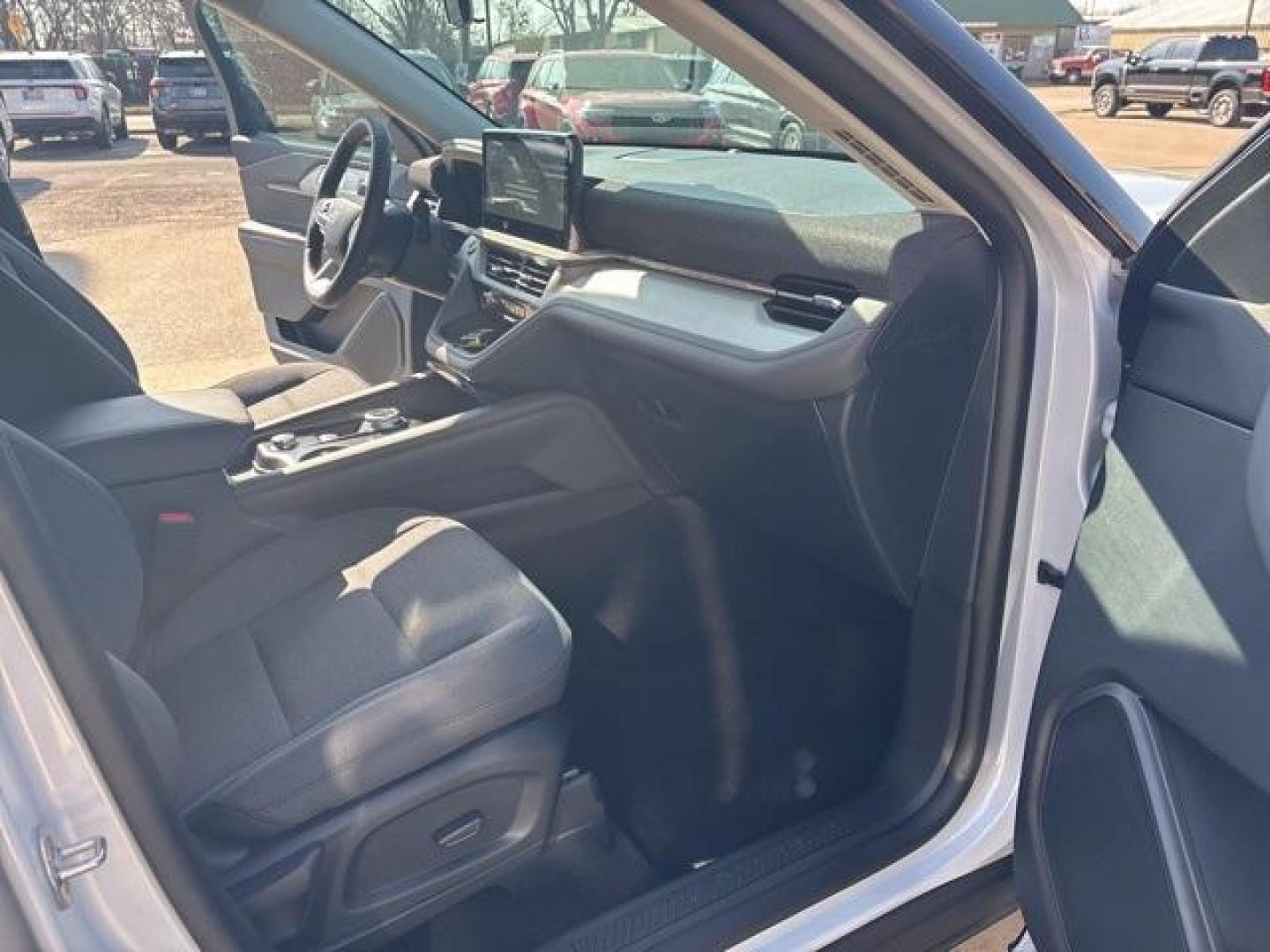 2025 Space White Metallic /Gray Ford Explorer Active (1FMUK7DH6SG) with an 2.3L EcoBoost I-4 engine, Automatic transmission, located at 1105 E Mulberry, Kaufman, TX, 75142, (972) 962-2151, 32.589550, -96.300926 - Space White Metallic 2025 Ford Explorer 4D Sport Utility Active RWD 10-Speed Automatic 2.3L EcoBoost I-4<br><br>20/29 City/Highway MPG<br><br><br>Please call Paul Murrey Ford Inc. In Kaufman Texas A Family Dealership Since 1952 Serving the Dallas Fort Worth and East Texas areas for over 70 years. Pl - Photo#15