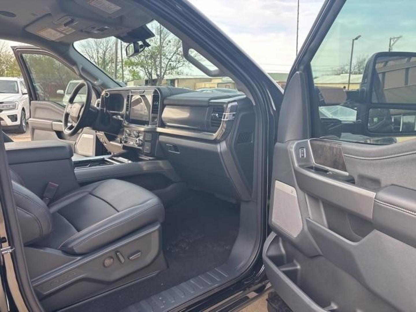 2025 Agate Black Metallic /Black Onyx Ford F-350SD Lariat (1FT8W3DM6SE) with an 6.7L High Output Power Stroke V8 Diesel engine, Automatic transmission, located at 1105 E Mulberry, Kaufman, TX, 75142, (972) 962-2151, 32.589550, -96.300926 - Agate Black Metallic 2025 Ford F-350SD 4D Crew Cab Lariat DRW 4WD 10-Speed Automatic 6.7L High Output Power Stroke V8 Diesel 4WD.<br><br><br>Please call Paul Murrey Ford Inc. In Kaufman Texas A Family Dealership Since 1952 Serving the Dallas Fort Worth and East Texas areas for over 70 years. Please - Photo#13