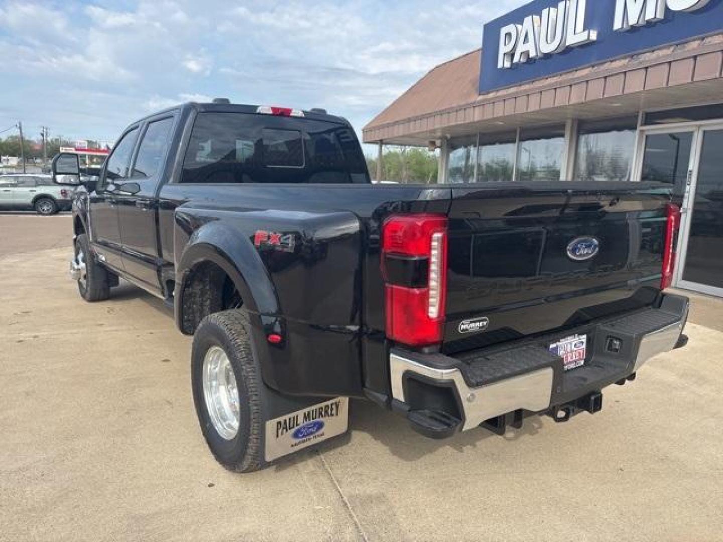 2025 Agate Black Metallic /Black Onyx Ford F-350SD Lariat (1FT8W3DM6SE) with an 6.7L High Output Power Stroke V8 Diesel engine, Automatic transmission, located at 1105 E Mulberry, Kaufman, TX, 75142, (972) 962-2151, 32.589550, -96.300926 - Agate Black Metallic 2025 Ford F-350SD 4D Crew Cab Lariat DRW 4WD 10-Speed Automatic 6.7L High Output Power Stroke V8 Diesel 4WD.<br><br><br>Please call Paul Murrey Ford Inc. In Kaufman Texas A Family Dealership Since 1952 Serving the Dallas Fort Worth and East Texas areas for over 70 years. Please - Photo#3