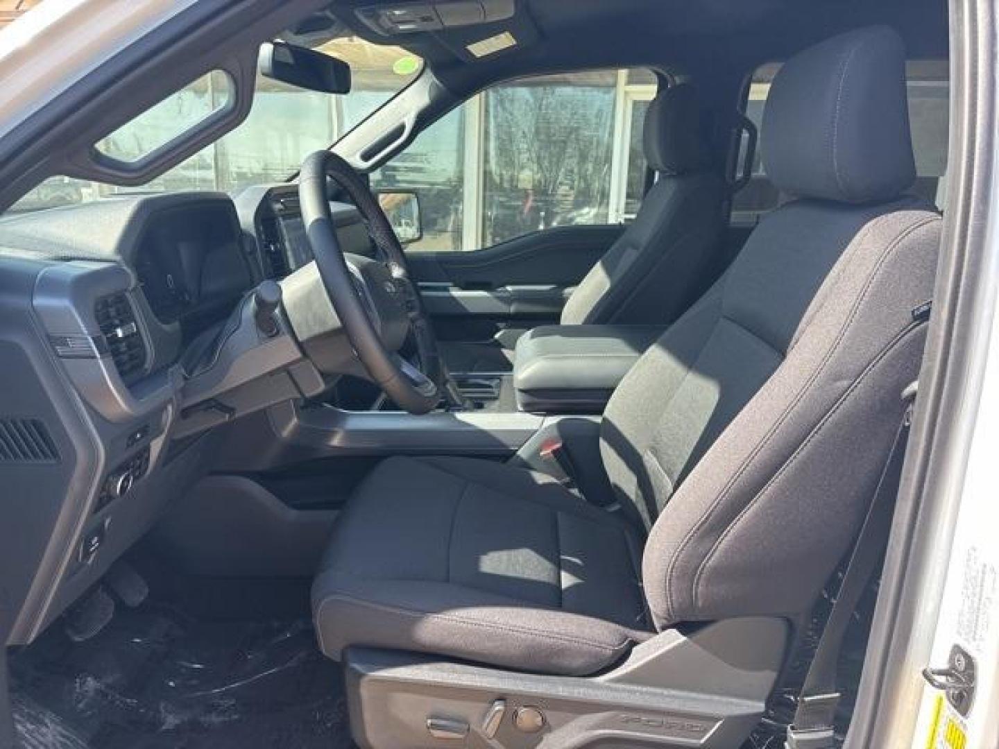 2025 Oxford White /Black Ford F-150 XLT (1FTFW3L59SF) with an 5.0L V8 engine, Automatic transmission, located at 1105 E Mulberry, Kaufman, TX, 75142, (972) 962-2151, 32.589550, -96.300926 - Oxford White 2025 Ford F-150 4D SuperCrew XLT 4WD 10-Speed Automatic 5.0L V8 4WD.<br><br><br>Please call Paul Murrey Ford Inc. In Kaufman Texas A Family Dealership Since 1952 Serving the Dallas Fort Worth and East Texas areas for over 70 years. Please call 972-962-2151 www.murreyford.com www.usedcar - Photo#9