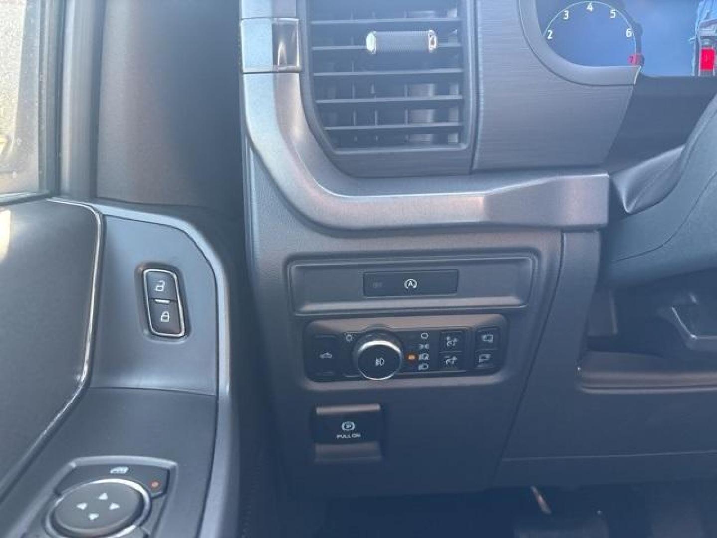 2025 Oxford White /Black Ford F-150 XLT (1FTFW3L59SF) with an 5.0L V8 engine, Automatic transmission, located at 1105 E Mulberry, Kaufman, TX, 75142, (972) 962-2151, 32.589550, -96.300926 - Oxford White 2025 Ford F-150 4D SuperCrew XLT 4WD 10-Speed Automatic 5.0L V8 4WD.<br><br><br>Please call Paul Murrey Ford Inc. In Kaufman Texas A Family Dealership Since 1952 Serving the Dallas Fort Worth and East Texas areas for over 70 years. Please call 972-962-2151 www.murreyford.com www.usedcar - Photo#16