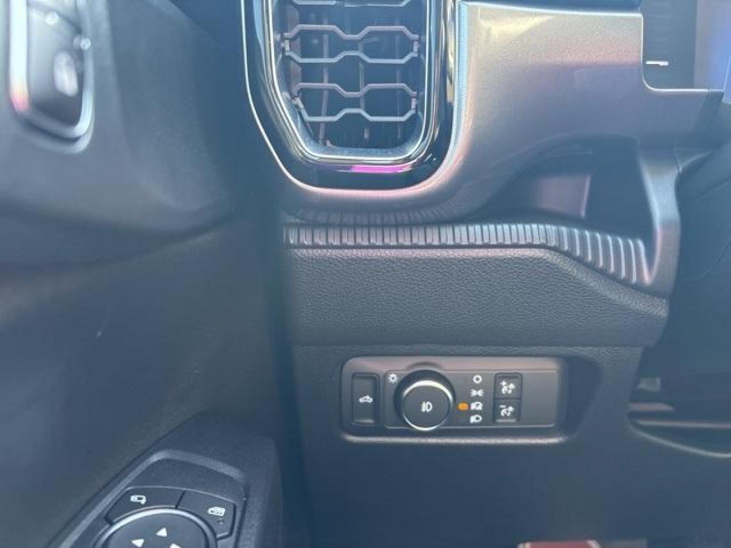 2025 Carbonized Gray Metallic /Ebony Interior Trim Ford Ranger XLT (1FTER4HP9SL) with an 2.7L EcoBoost V6 engine, Automatic transmission, located at 1105 E Mulberry, Kaufman, TX, 75142, (972) 962-2151, 32.589550, -96.300926 - Carbonized Gray Metallic 2025 Ford Ranger 4D Crew Cab XLT 4WD 10-Speed Automatic 2.7L EcoBoost V6 4WD.<br><br><br>Please call Paul Murrey Ford Inc. In Kaufman Texas A Family Dealership Since 1952 Serving the Dallas Fort Worth and East Texas areas for over 70 years. Please call 972-962-2151 www.murre - Photo#19