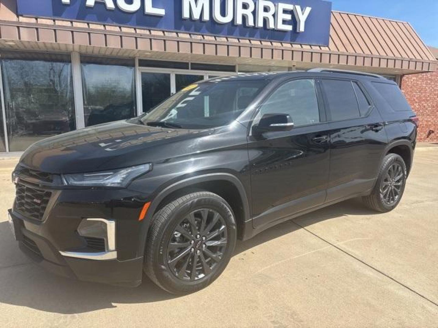 2022 Mosaic Black Metallic /Jet Black/Spice Red Chevrolet Traverse RS (1GNERJKW1NJ) with an 3.6L V6 SIDI VVT engine, Automatic transmission, located at 1105 E Mulberry, Kaufman, TX, 75142, (972) 962-2151, 32.589550, -96.300926 - Mosaic Black Metallic 2022 Chevrolet Traverse 4D Sport Utility RS FWD 9-Speed Automatic 3.6L V6 SIDI VVT Priced below KBB Fair Purchase Price!<br><br><br>18/27 City/Highway MPG<br><br><br>Please call Paul Murrey Ford Inc. In Kaufman Texas A Family Dealership Since 1952 Serving the Dallas Fort Worth - Photo#2