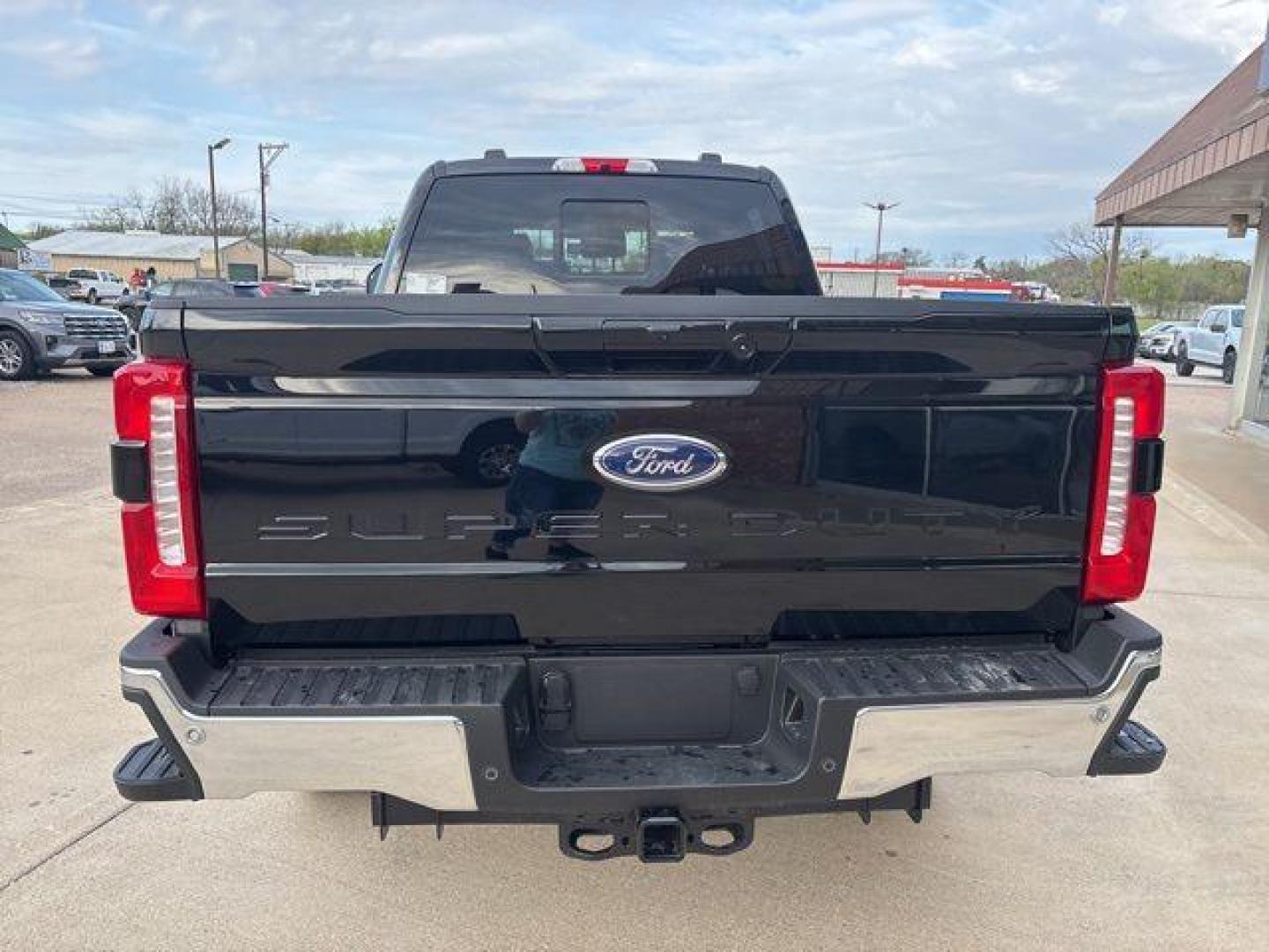 2025 Black Metallic /Black Onyx Ford F-250SD Lariat (1FT8W2BT2SE) with an Power Stroke 6.7L V8 DI 32V OHV Turbodiesel engine, Automatic transmission, located at 1105 E Mulberry, Kaufman, TX, 75142, (972) 962-2151, 32.589550, -96.300926 - $7,705 off MSRP!<br><br>4WD.<br>Agate Black Metallic 2025 Ford F-250SD 4D Crew Cab Lariat 4WD 10-Speed Automatic Power Stroke 6.7L V8 DI 32V OHV Turbodiesel Price includes: $2000 - Retail Customer Cash. Exp. 03/31/2026 - Photo#4