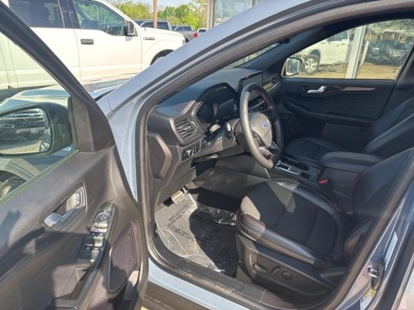 2023 Vapor Blue Metallic /Ebony With Red Stitching Ford Escape ST-Line (1FMCU0MN9PU) with an 1.5L EcoBoost engine, Automatic transmission, located at 1105 E Mulberry, Kaufman, TX, 75142, (972) 962-2151, 32.589550, -96.300926 - Vapor Blue Metallic 2023 Ford Escape 4D Sport Utility ST-Line FWD 8-Speed Automatic 1.5L EcoBoost<br><br><br>Recent Arrival! Odometer is 23078 miles below market average! 27/34 City/Highway MPG<br><br><br>Please call Paul Murrey Ford Inc. In Kaufman Texas A Family Dealership Since 1952 Serving the D - Photo#7