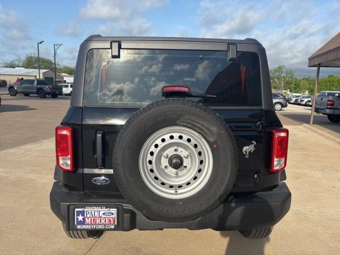 2025 Shadow Black /Black Onyx Interior Ford Bronco Base (1FMDE6BH2SL) with an 2.3L EcoBoost I-4 engine, Automatic transmission, located at 1105 E Mulberry, Kaufman, TX, 75142, (972) 962-2151, 32.589550, -96.300926 - Shadow Black 2025 Ford Bronco 4D Sport Utility 4WD 10-Speed Automatic 2.3L EcoBoost I-4<br><br><br>Please call Paul Murrey Ford Inc. In Kaufman Texas A Family Dealership Since 1952 Serving the Dallas Fort Worth and East Texas areas for over 70 years. Please call 972-962-2151 www.murreyford.com www.u - Photo#4